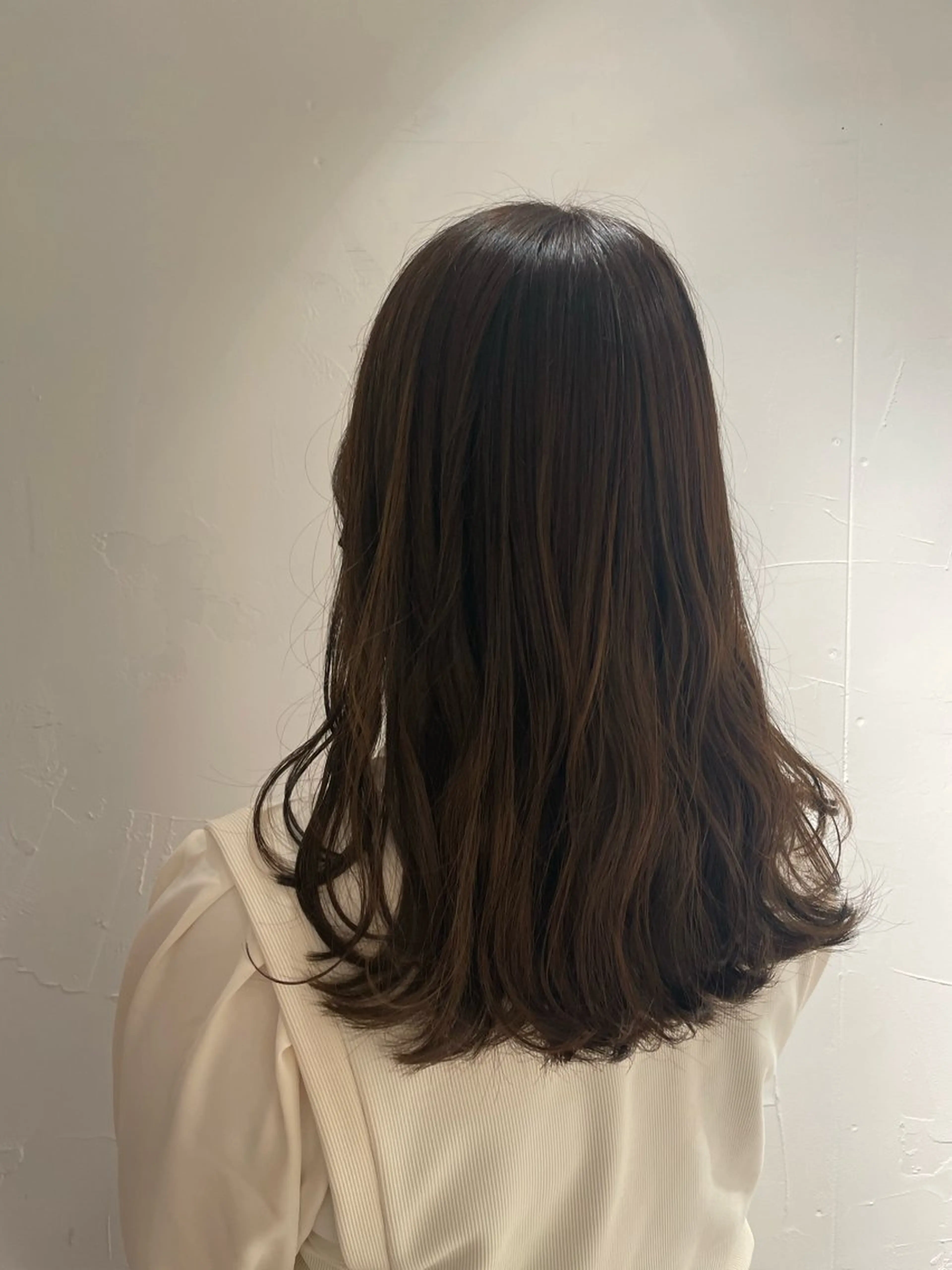 ロング カラー 室谷 ゆりあのヘアスタイル