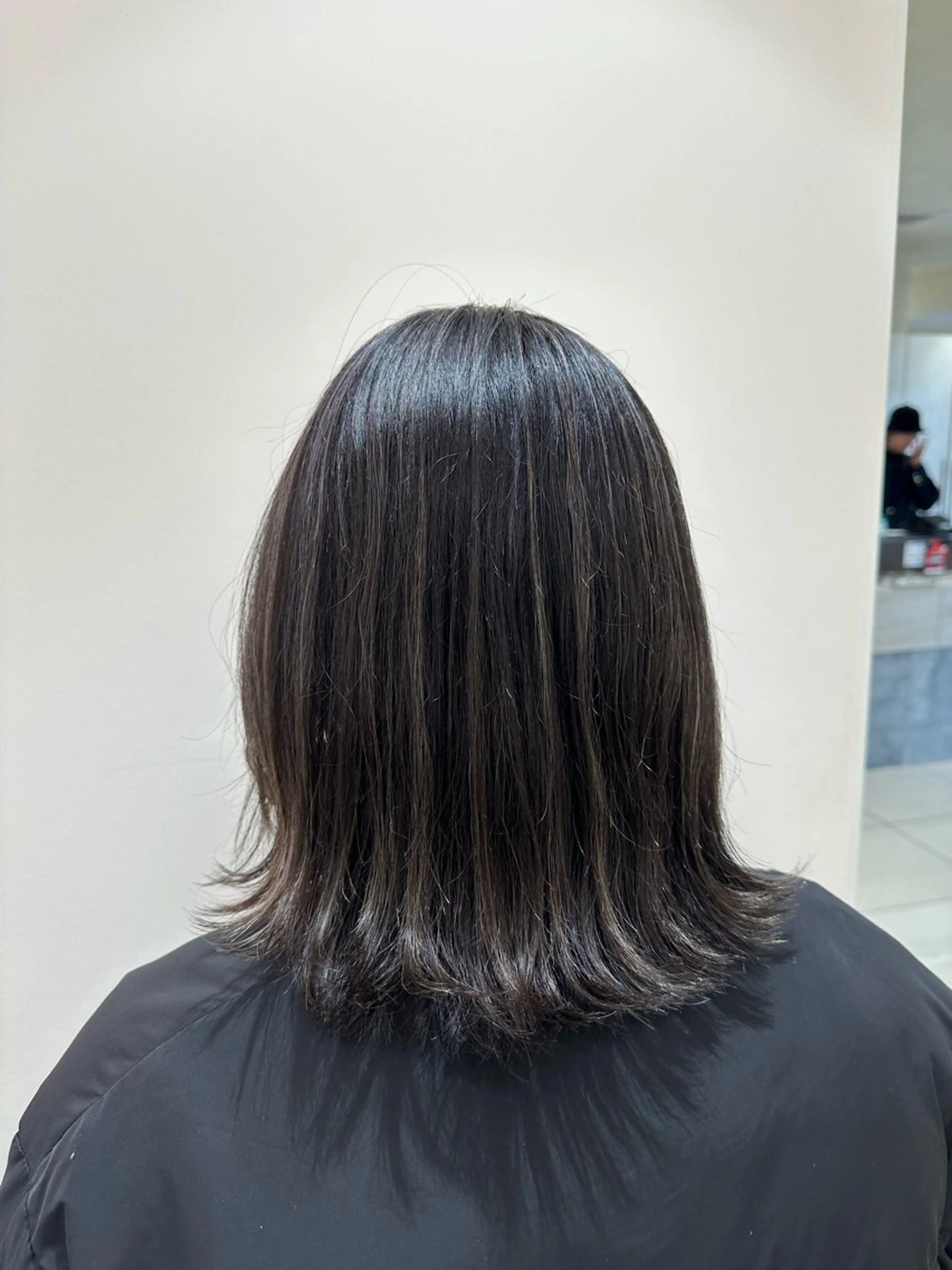 セミロング カラー ヘアアレンジ タイトボブ個性派カラ ーAKANEのヘアスタイル