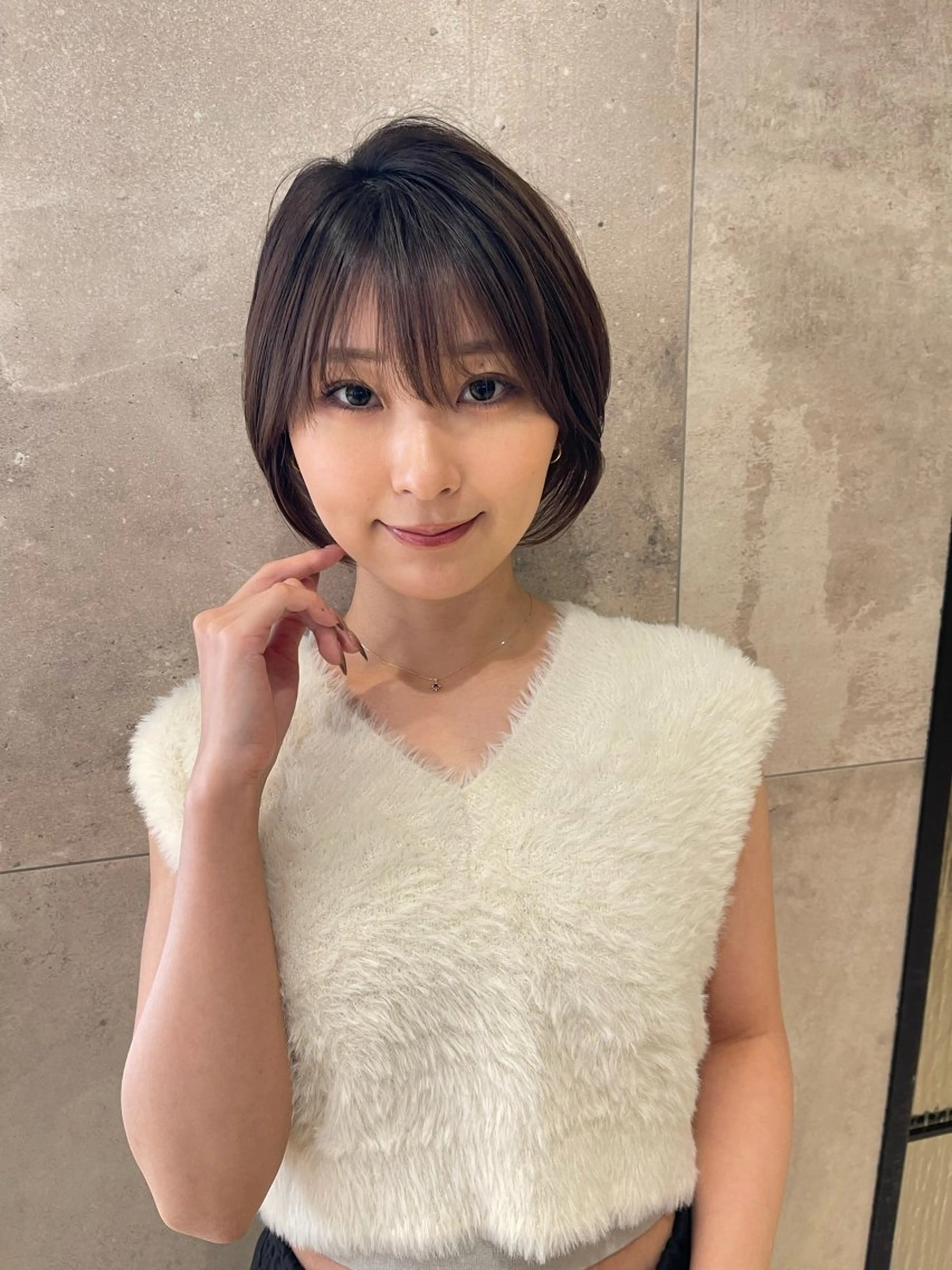 ショート カラー 齊藤 愛佳のヘアスタイル