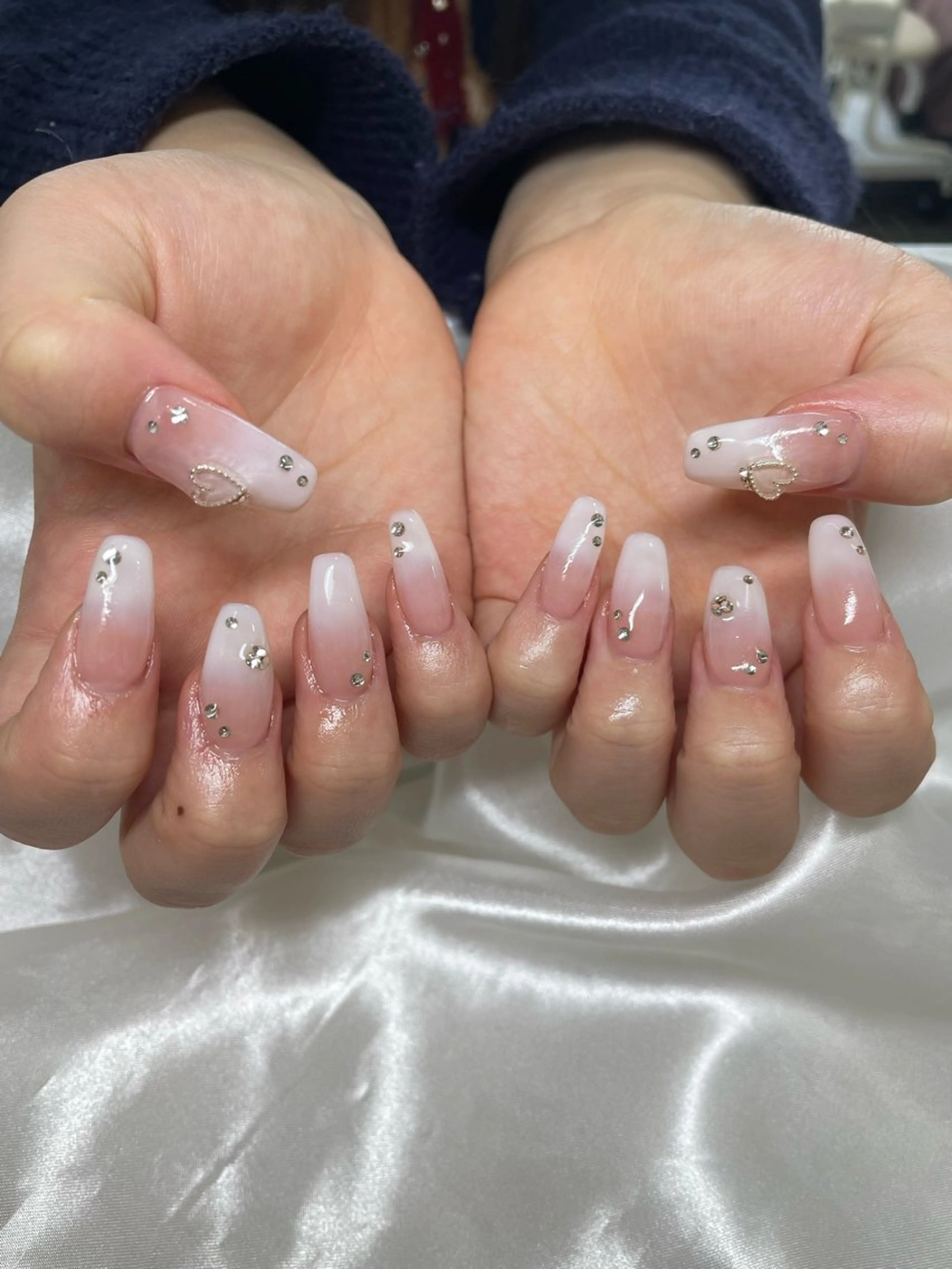 ネイル キラキラネイル ストーンネイル ハンドネイル Mynail プライベートサロンのネイルデザイン
