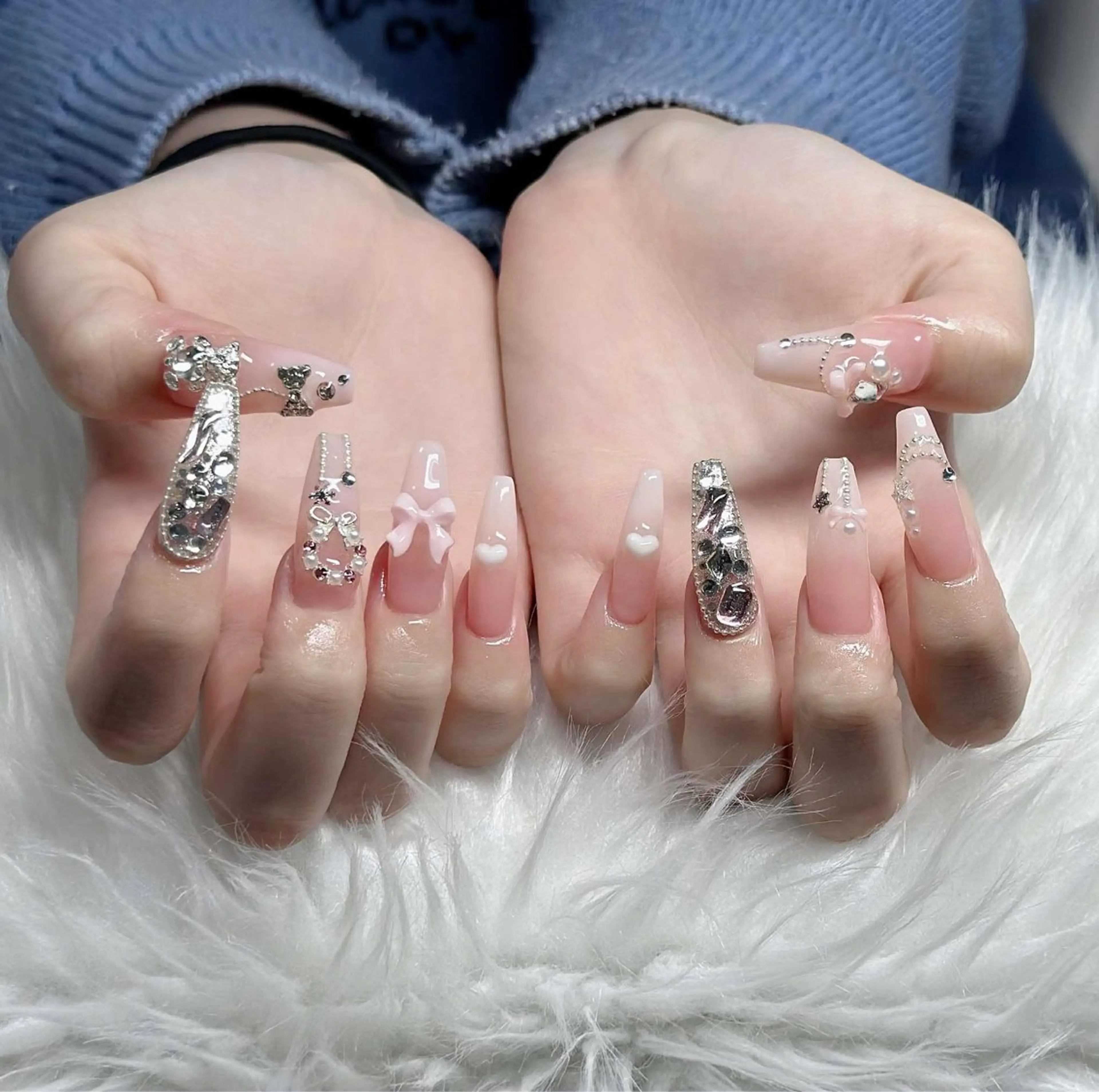 ネイル フレンチネイル ジェルネイル ガラスフレンチ ハロウィン ハート ハンドネイル H.baby Nail Salonのネイルデザイン