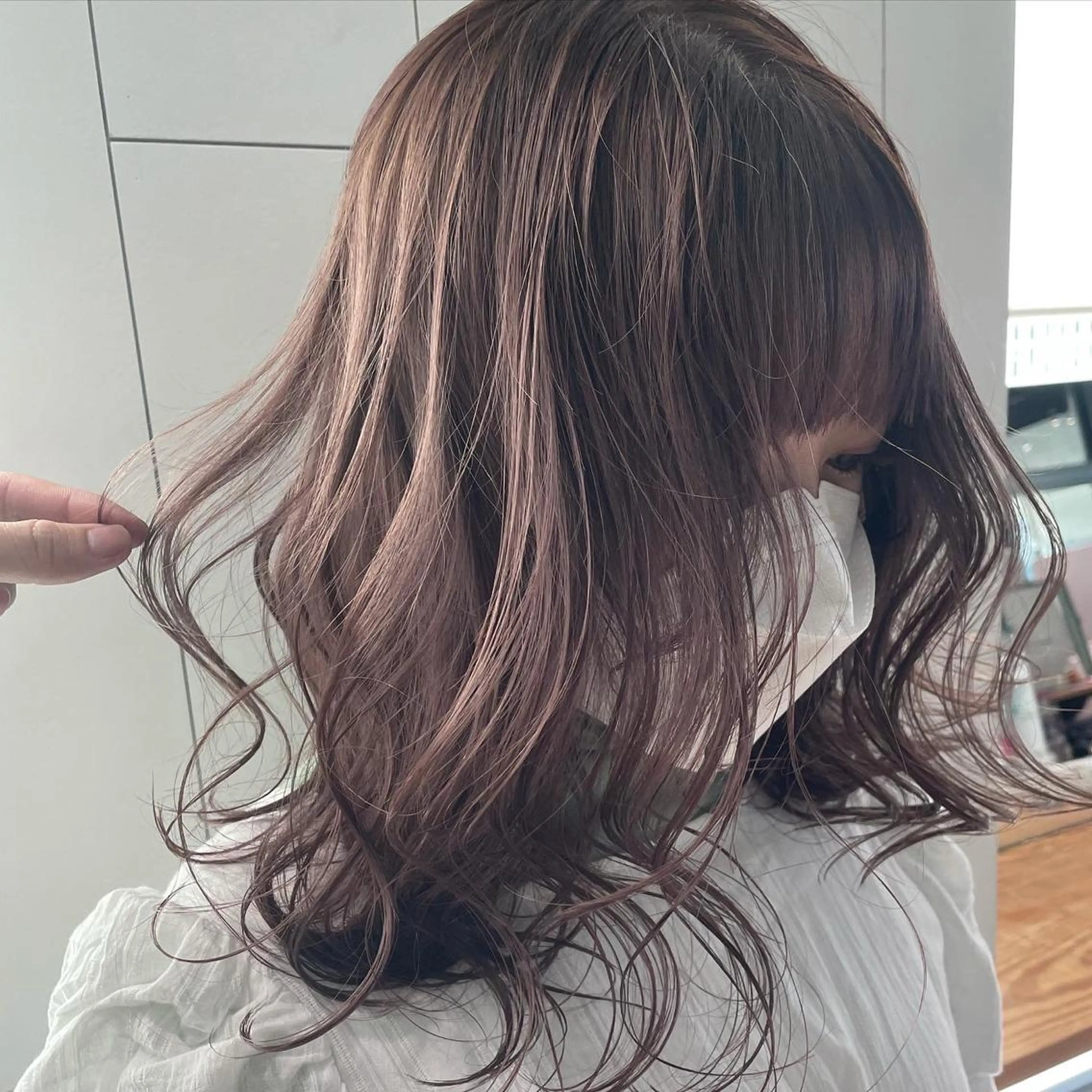 ミディアム カラー ブリーチ 透明感カラー 💜ハイトーン💛 マジカルかいちゃんのヘアスタイル