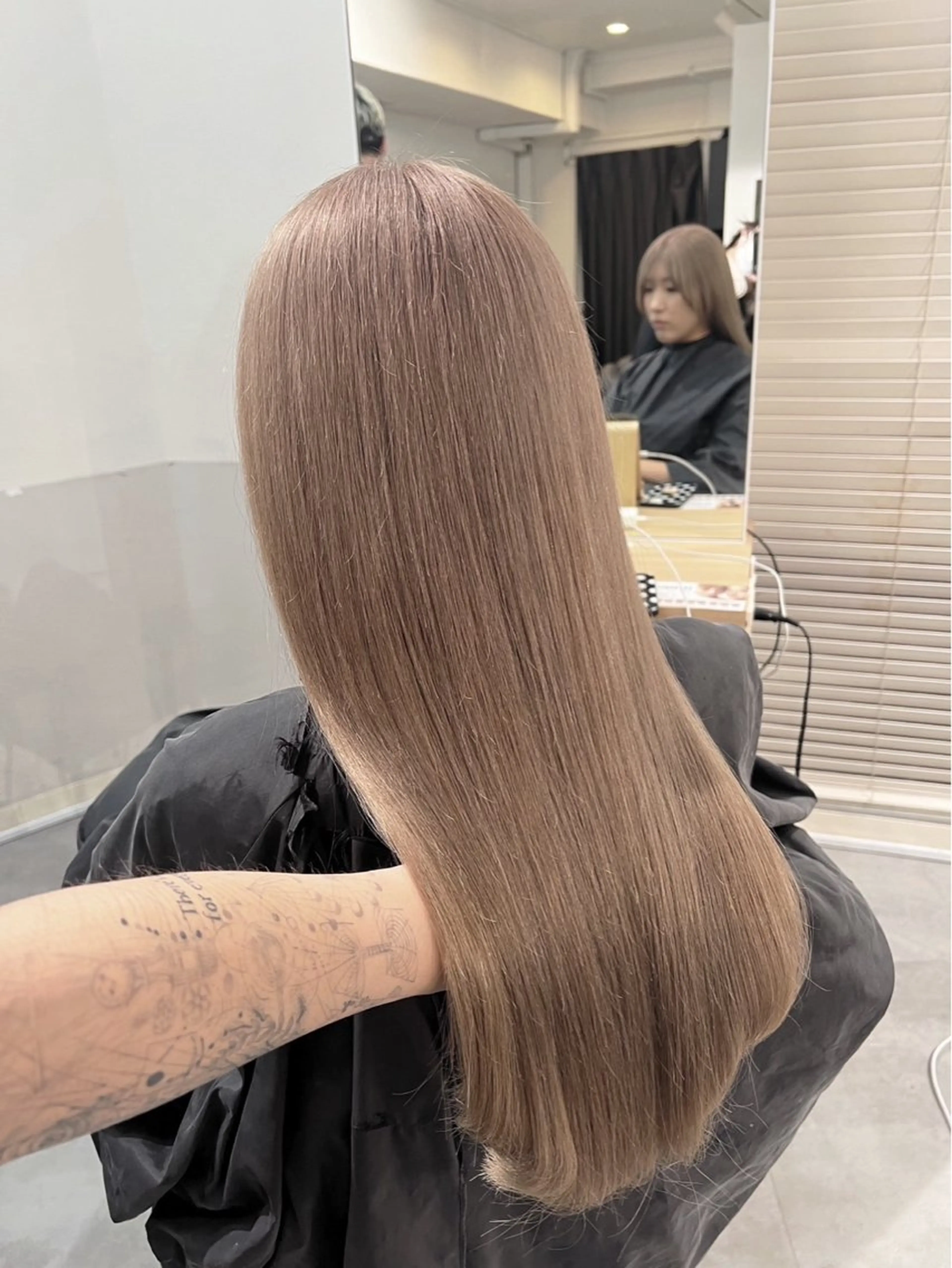 ロング カラー ベージュカラー ミルクティーベージュ ヘアカラー トリートメント 指名数No.1 /NAOYAのヘアスタイル