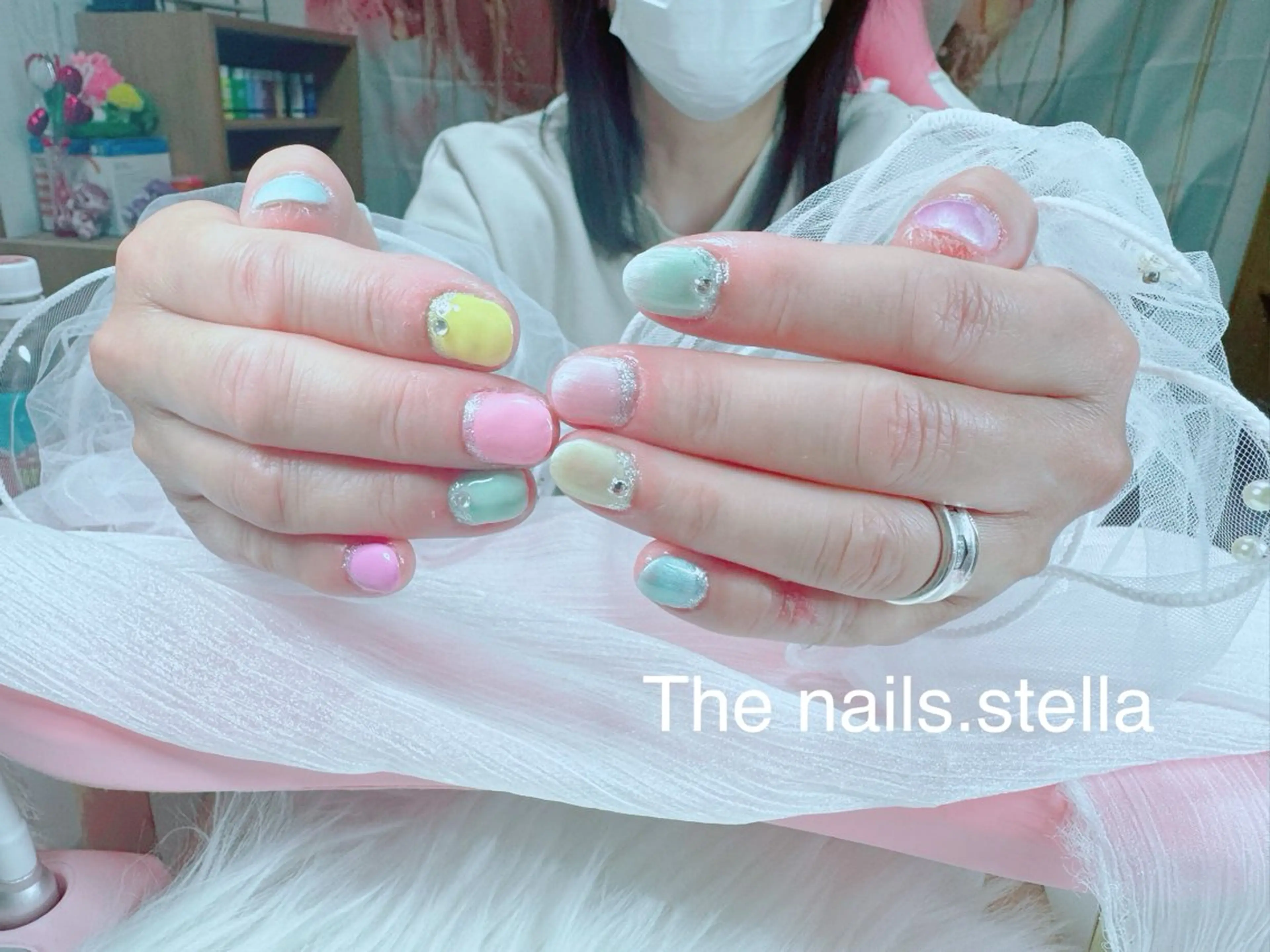 嵐の色🩵💛🩷💚🩵自爪ネイル, ワンカラー5色まで,簡単ア-ト2本, 持ち込みデザインOKです,オフ別料金です。の写真