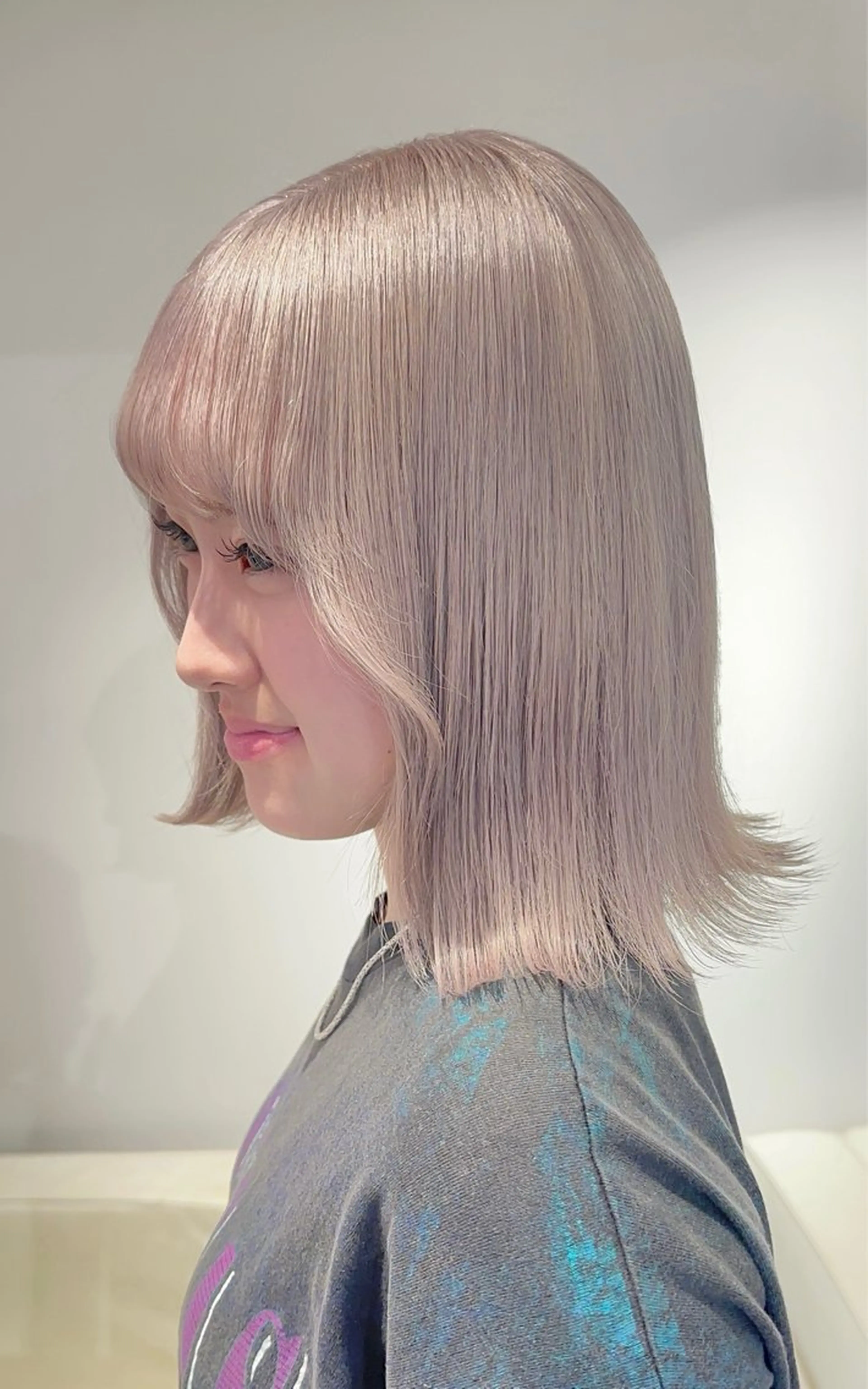 ミディアム カラー ブリーチ ケアブリーチ グレージュ ハイトーンカラー ミルクティーグレージュ ヘアカラー トリートメント ヒロミ/ミルクティー /ブロンド/ピンクのヘアスタイル