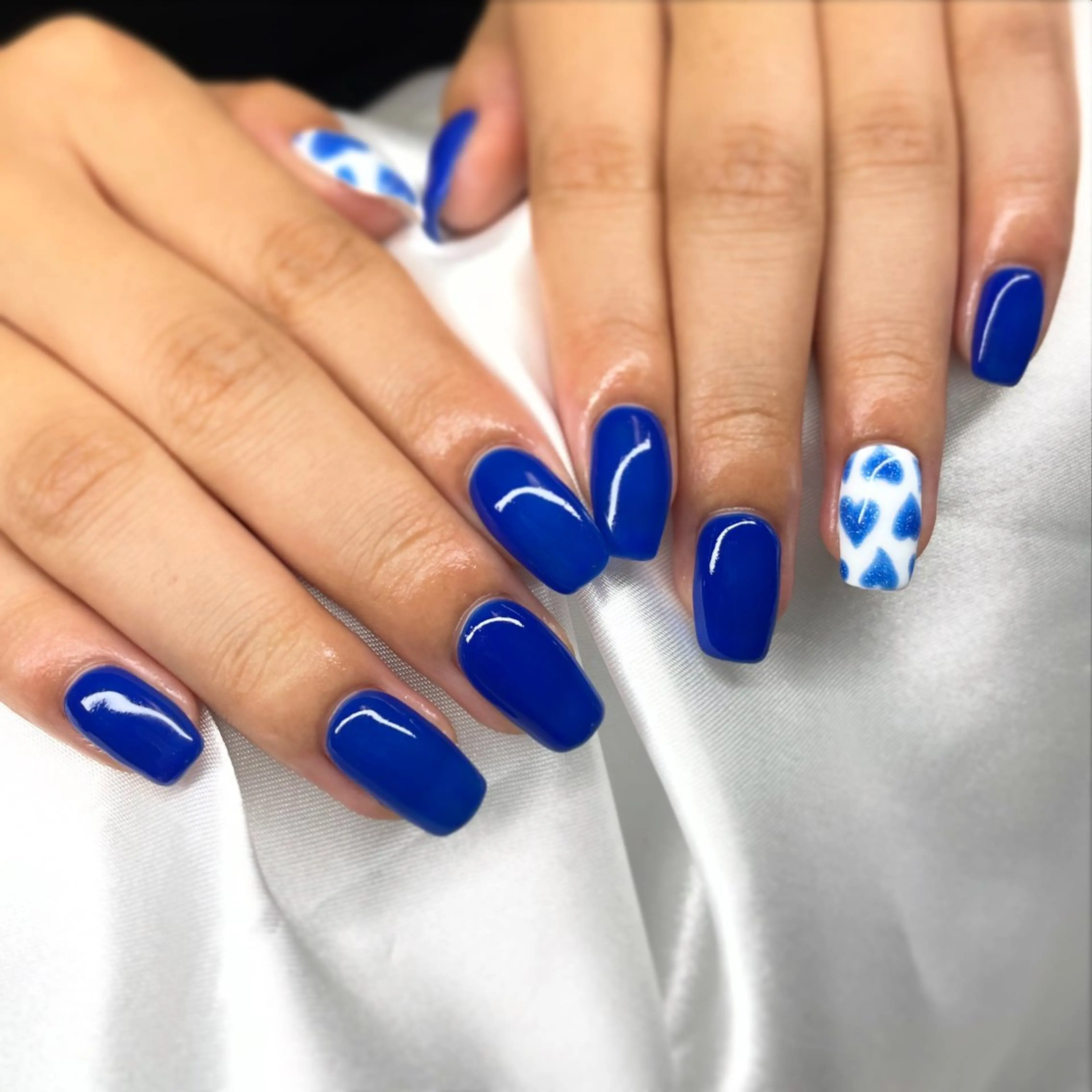 ネイル ブルー ハート ハンドネイル Mynail プライベートサロンのネイルデザイン