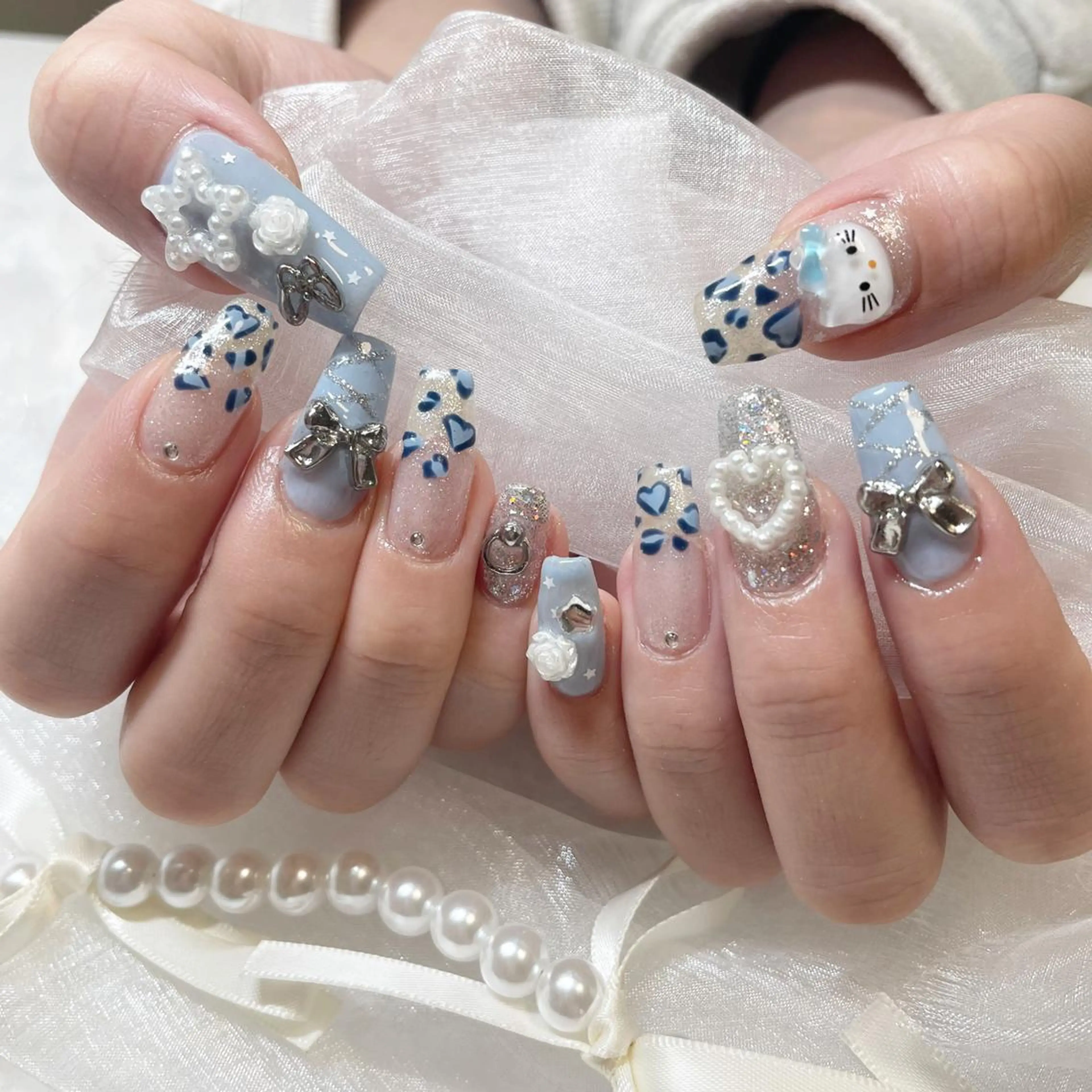 ネイル アニマル柄 ジェルネイル キラキラネイル 韓国ネイル 持ち込み ハンドネイル fiore nail 🦋のネイルデザイン