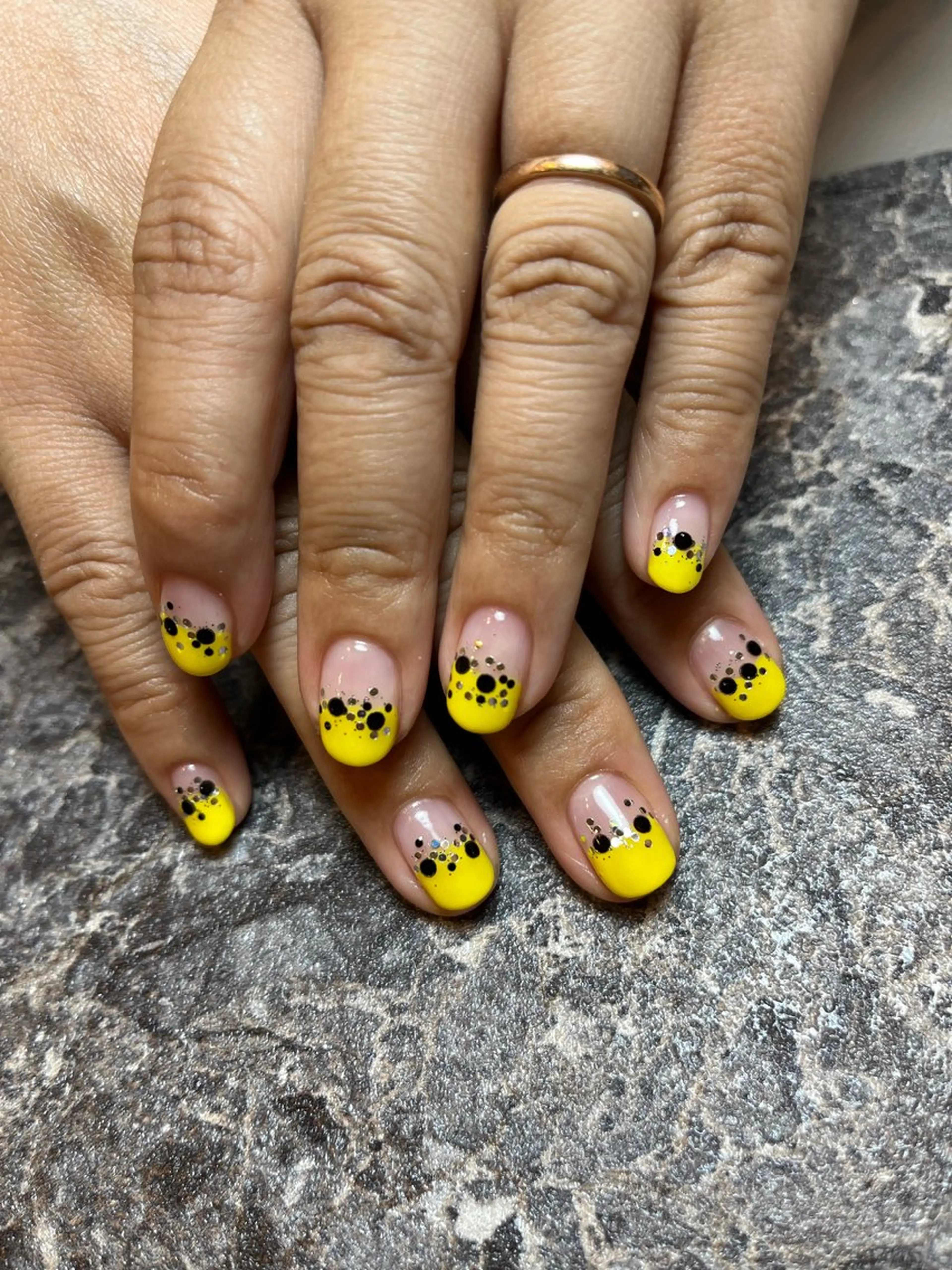 ネイル 黄色 ハンドネイル dada nail ダダネイルのネイルデザイン