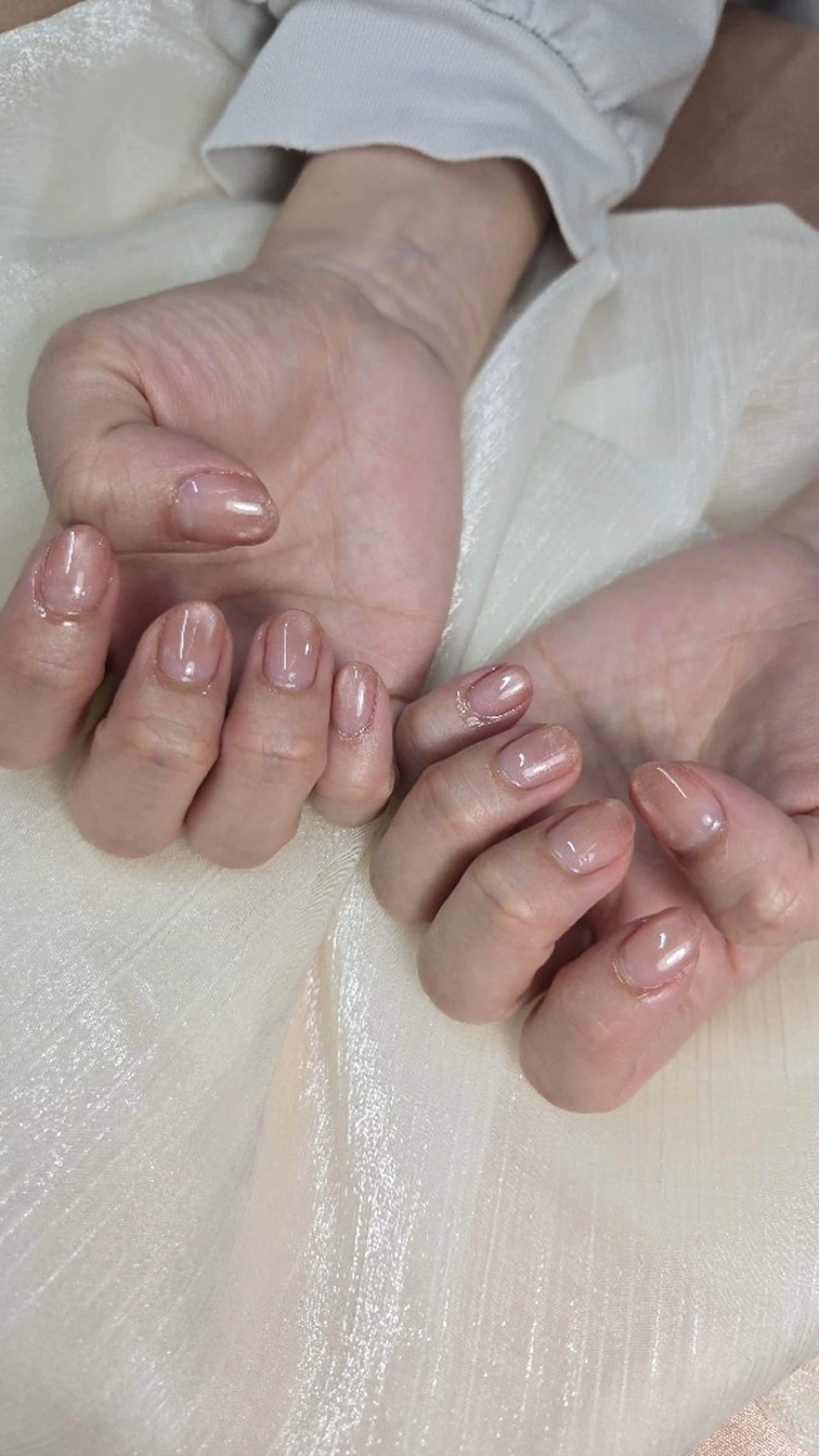 ネイル グラデーション マグネットネイル ハンドネイル ネイルサロンベルティ .ひとみのネイルデザイン