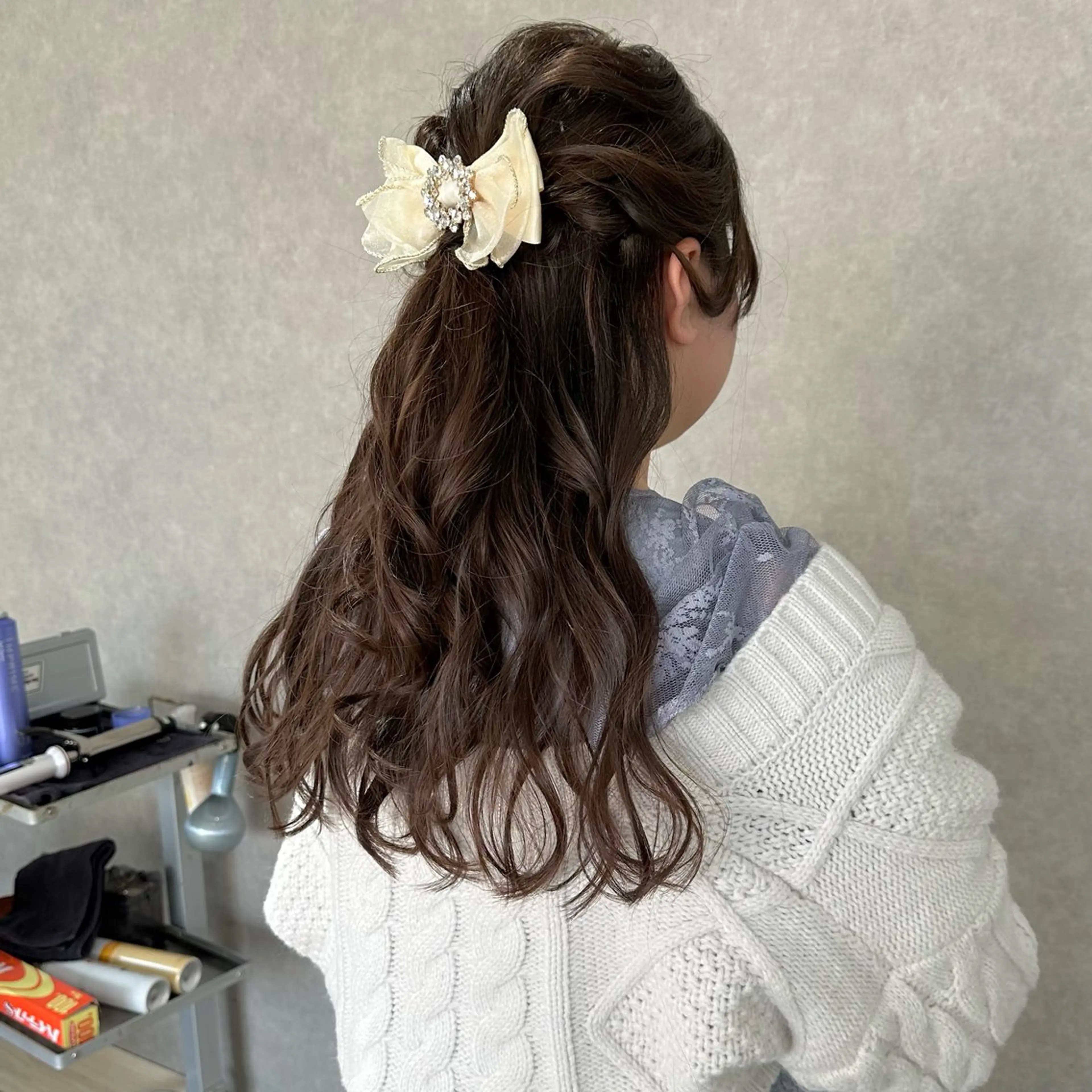 ロング ヘアアレンジ おくれ毛 はちすか るかのヘアスタイル
