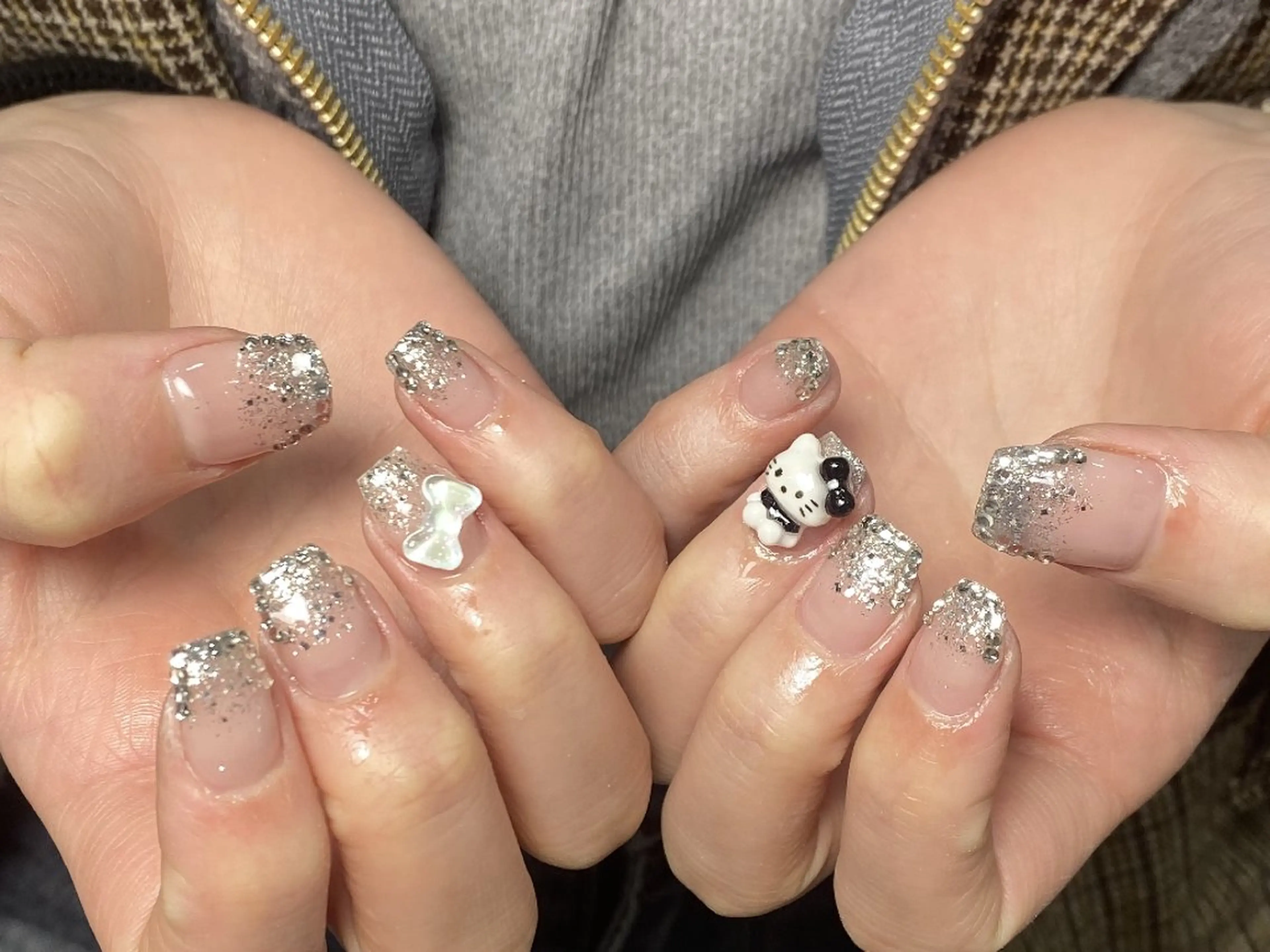 ネイル チークネイル フレンチネイル ジェルネイル ガラスフレンチ キラキラネイル ハンドネイル UM Nail Salonのネイルデザイン