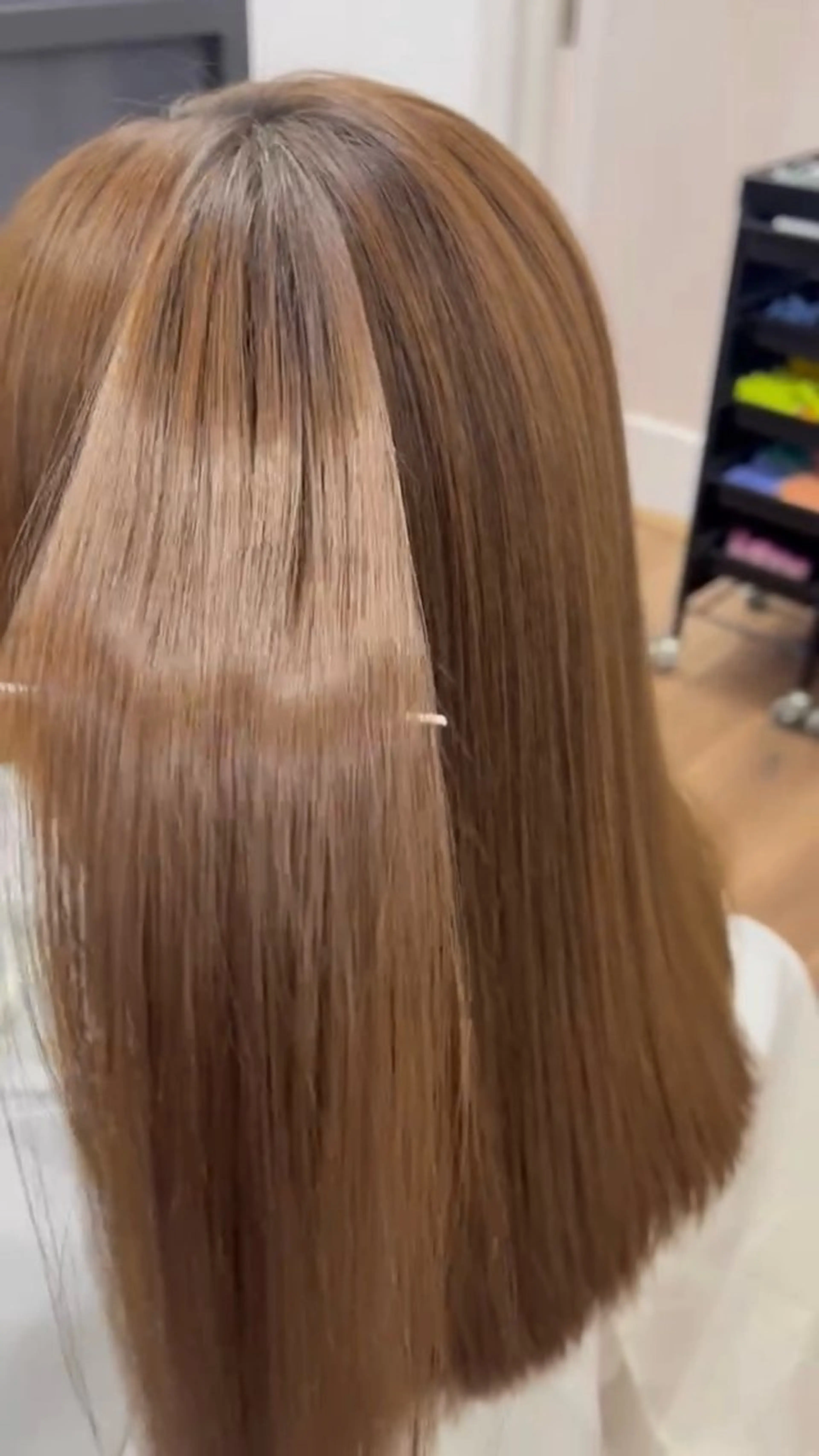 セミロング 縮毛矯正 東山 紗月のヘアスタイル