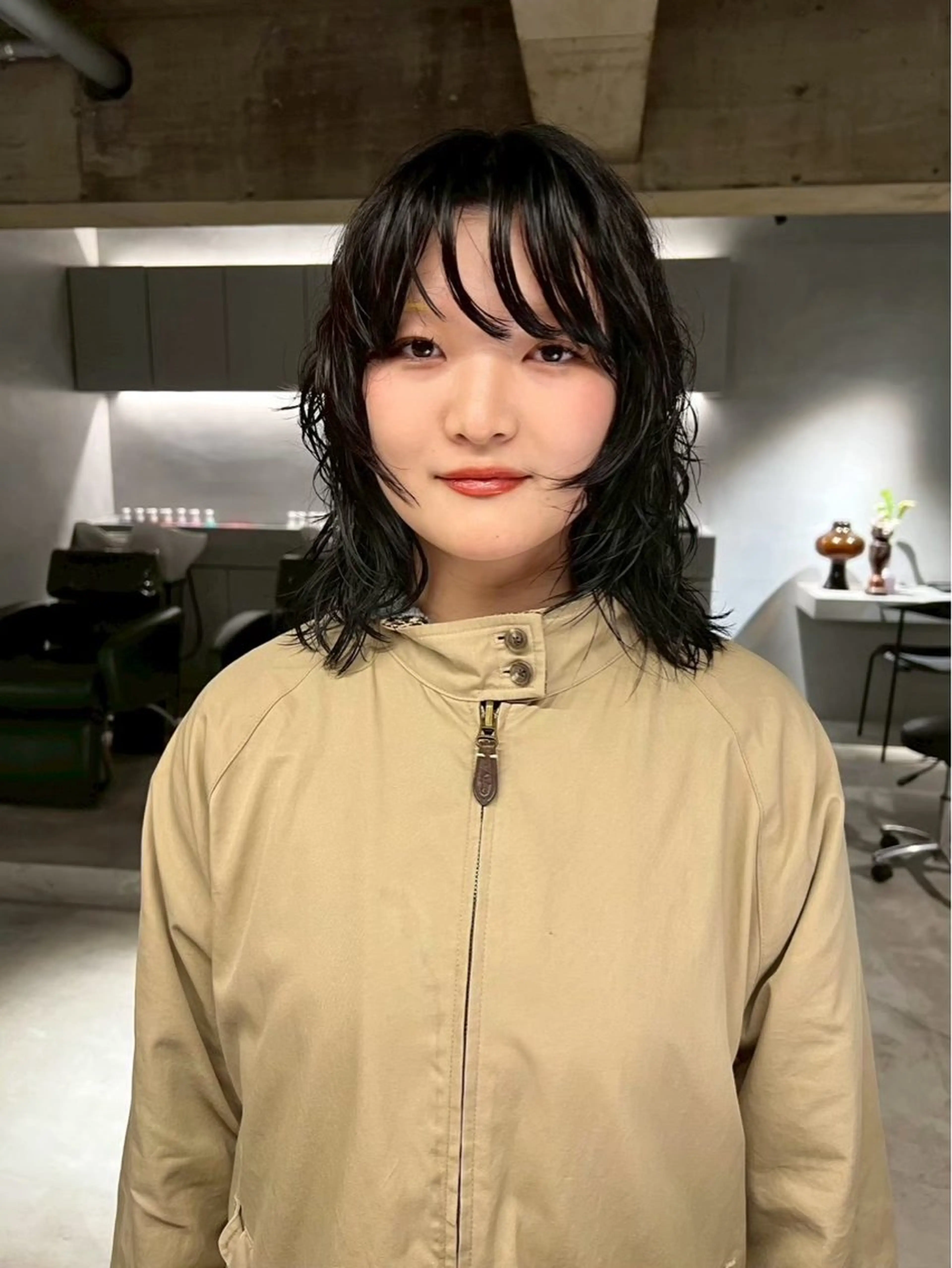 ミディアム カラー 纐纈 釉羽のヘアスタイル