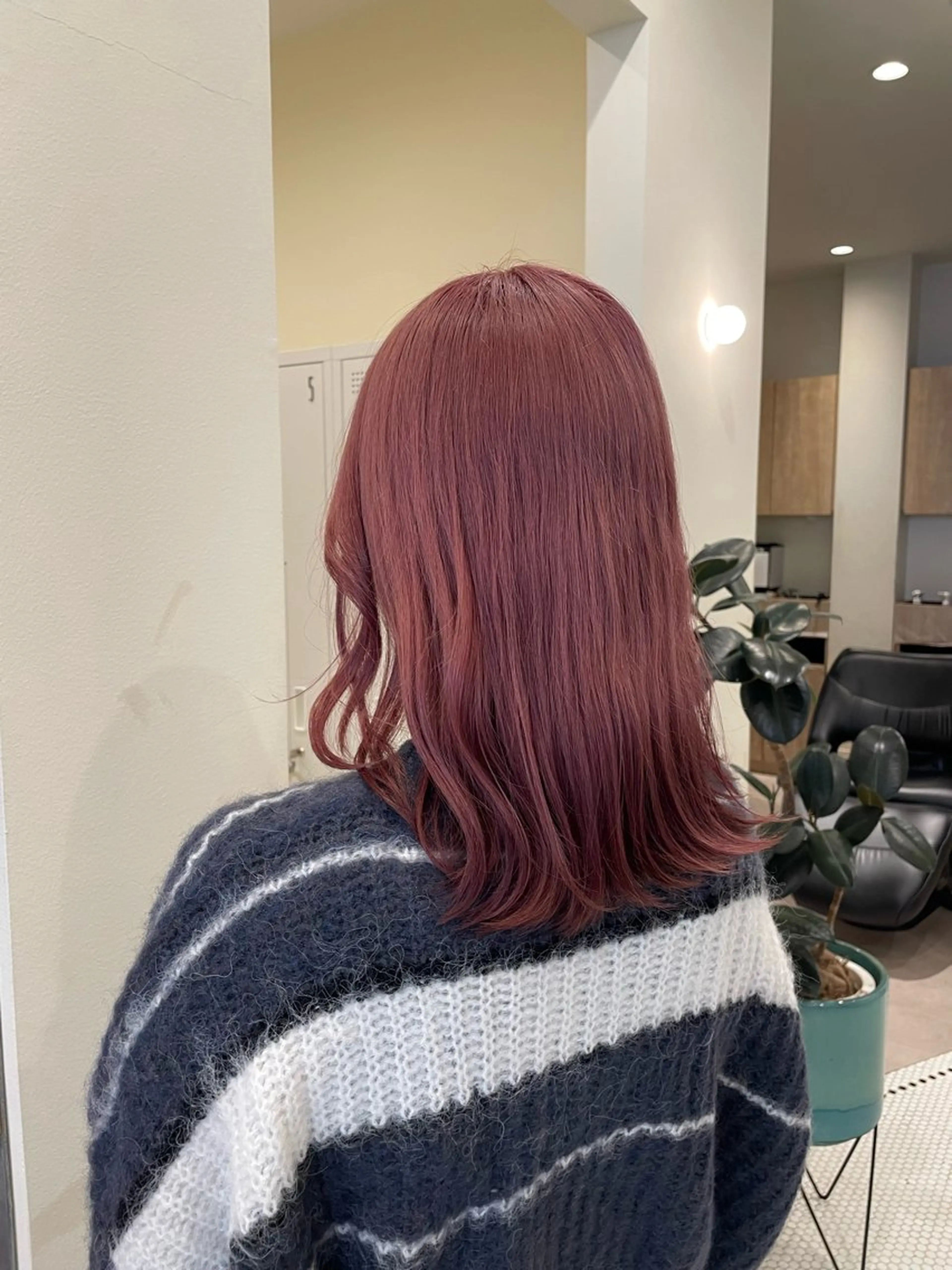 ミディアム レイヤーカット 🌱 ブリーチ  はるかのヘアスタイル