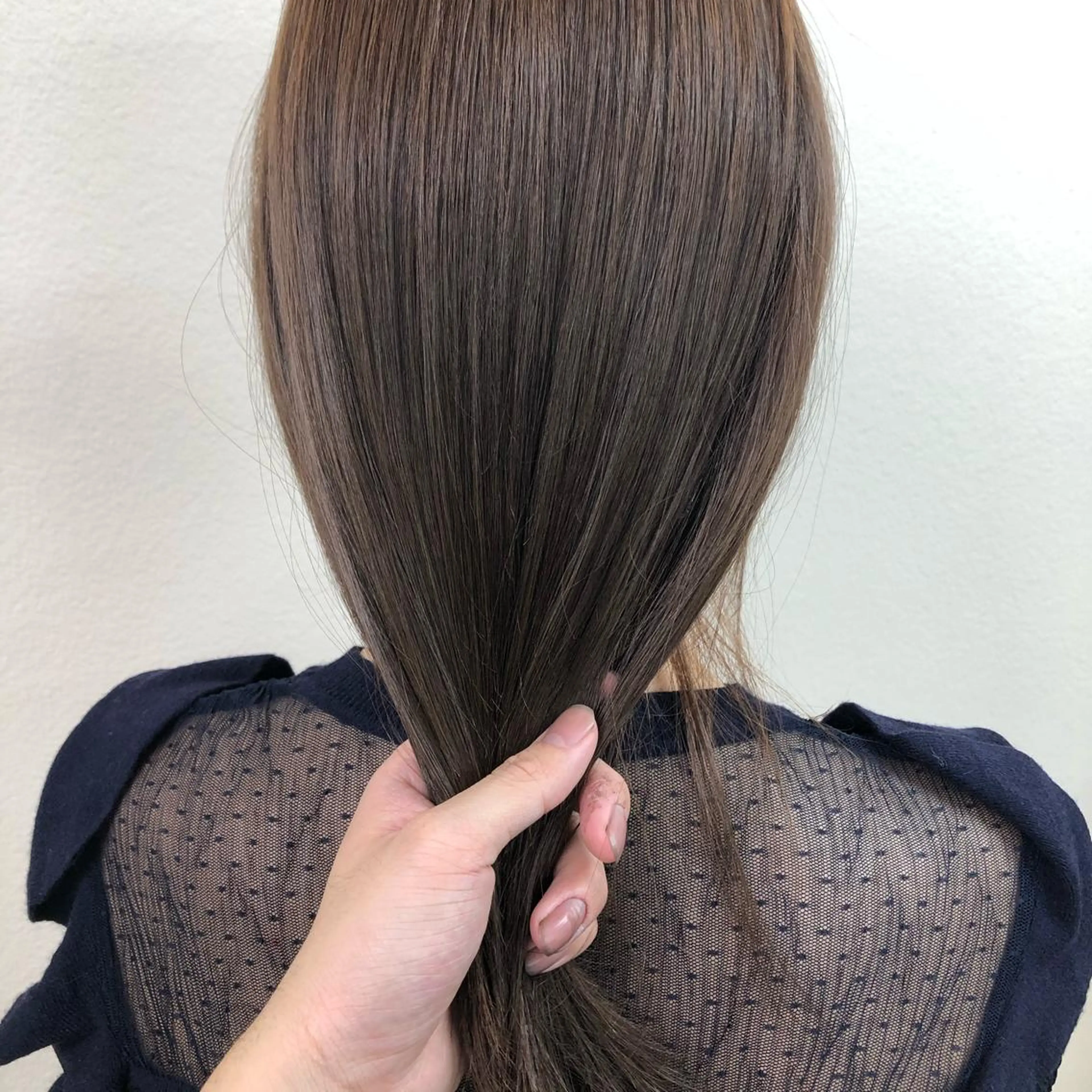 セミロング カラー ヘアアレンジ ブラウンカラー ショコラブラウン 髪質改善 トリートメント 外苑前NO.1艶髪 透明感カラーのヘアスタイル