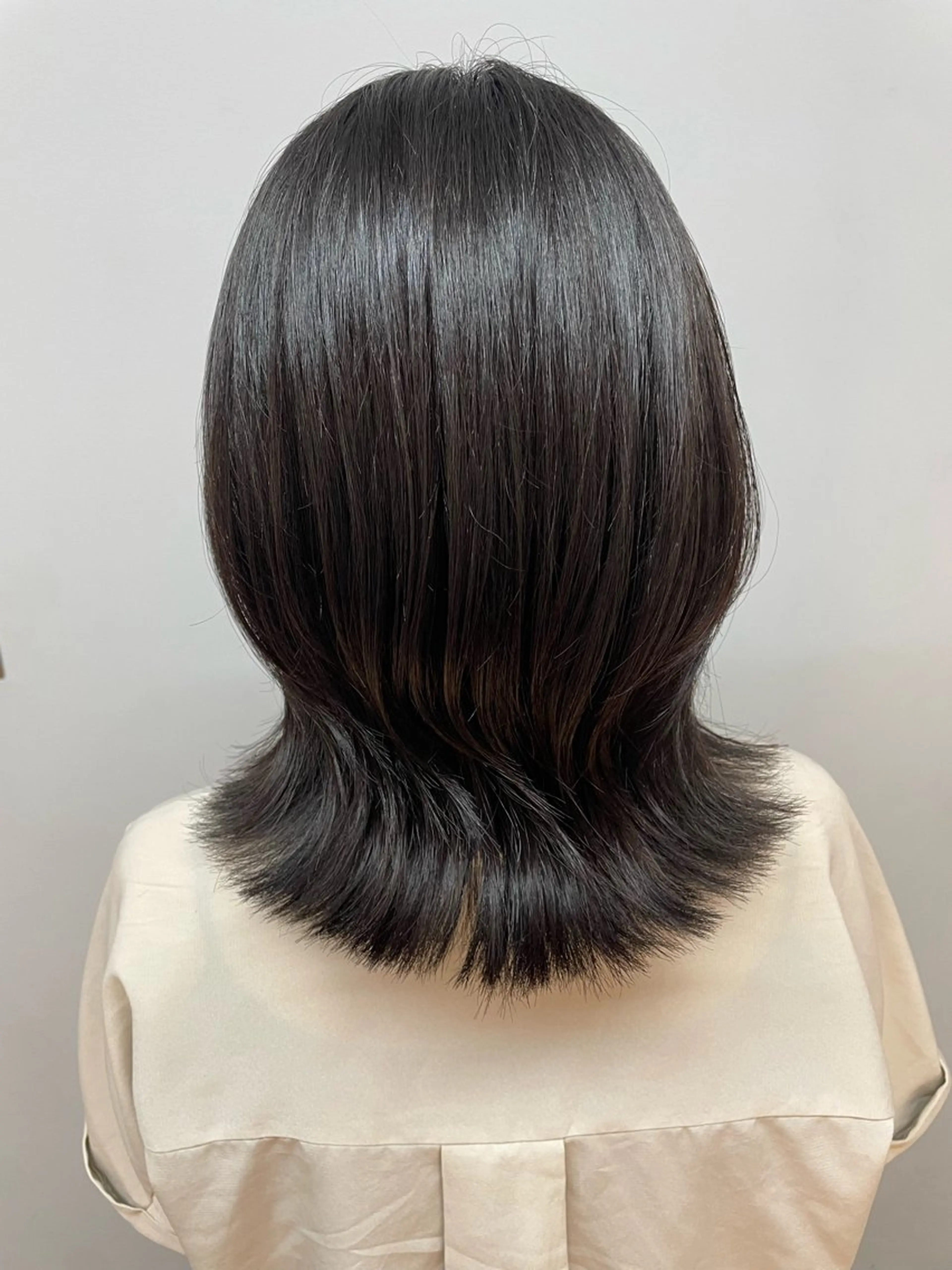 ミディアム 佐藤 菜穂のヘアスタイル