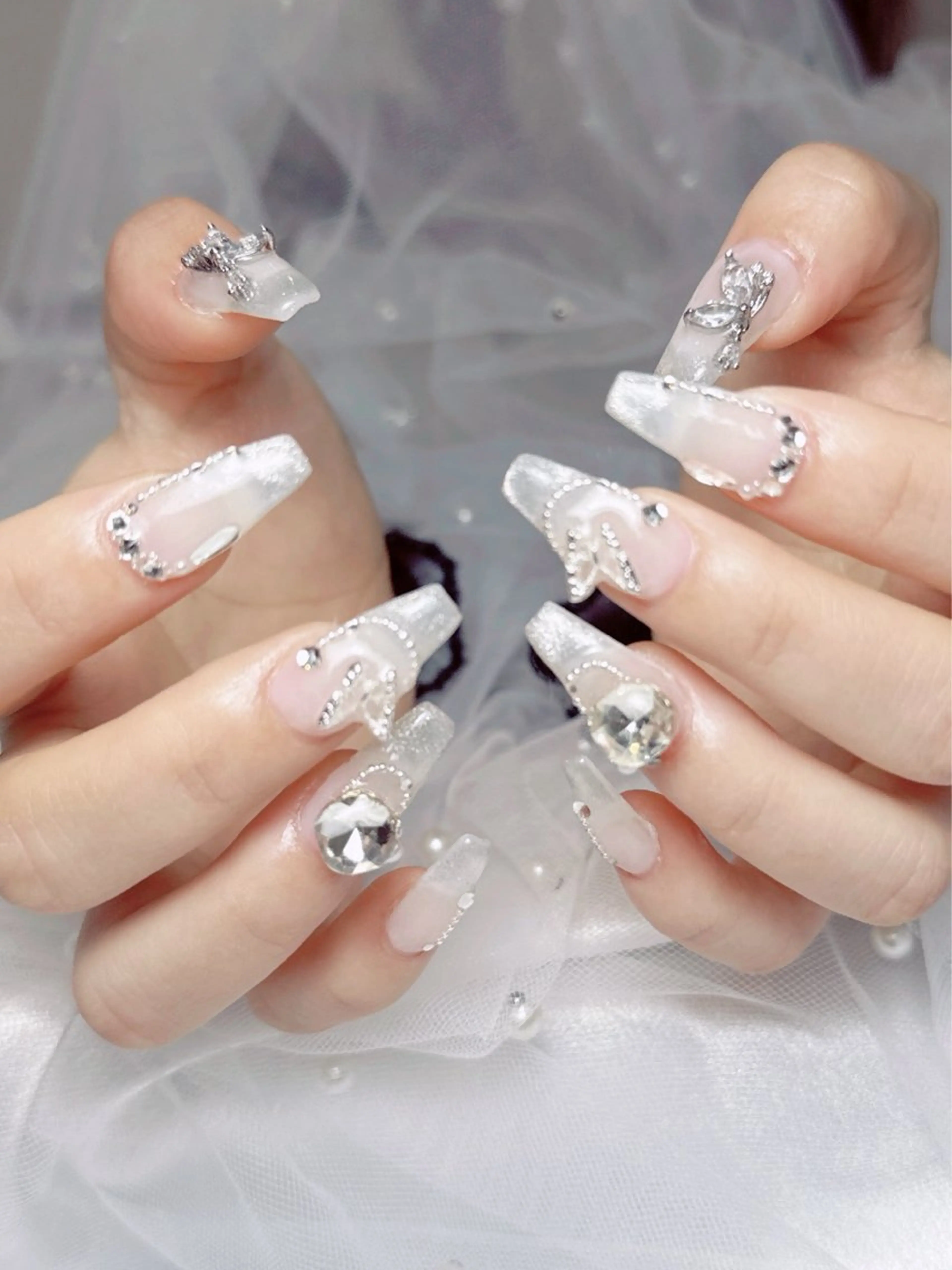 ネイル フレンチネイル ジェルネイル ハート 韓国ネイル マグネットネイル ハンドネイル ネイルサロン lotusのネイルデザイン