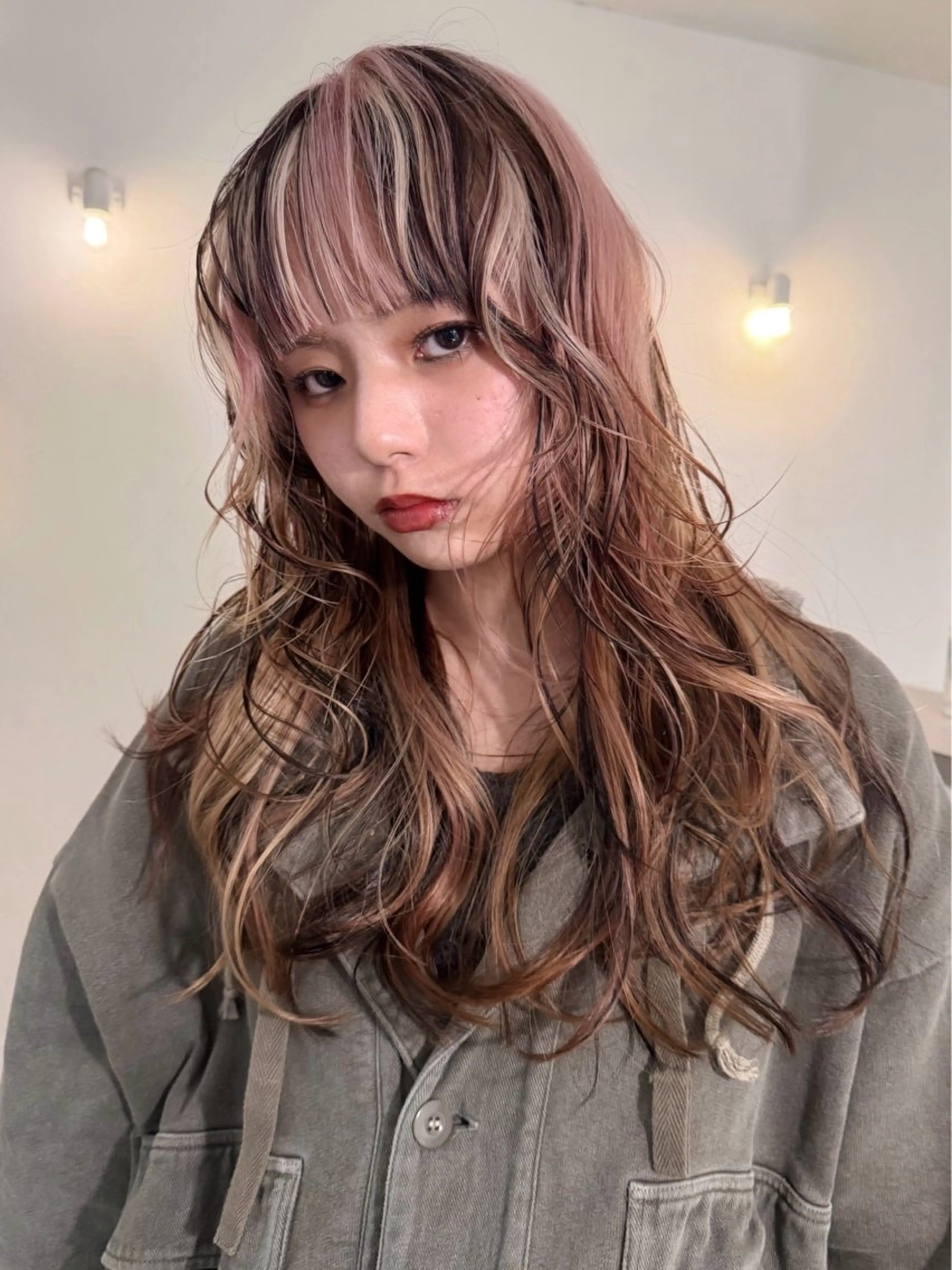 ミディアム カラー ブラウンカラー デザインカラー ピンクカラー カット ヘアカラー トリートメント Kaito🐶/ デザイン/レイヤーのヘアスタイル