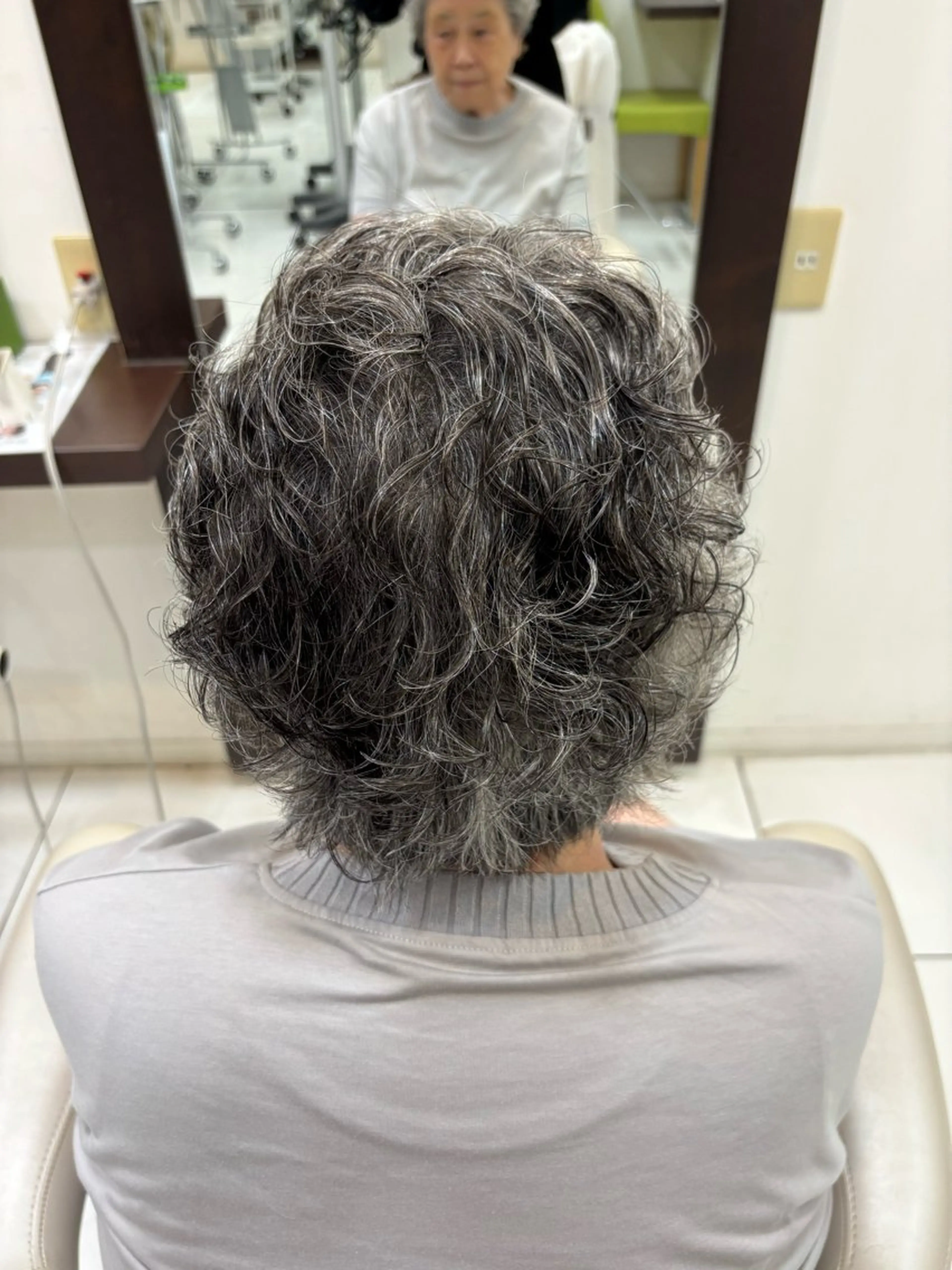 ショート ショートヘア 三 嶋のヘアスタイル