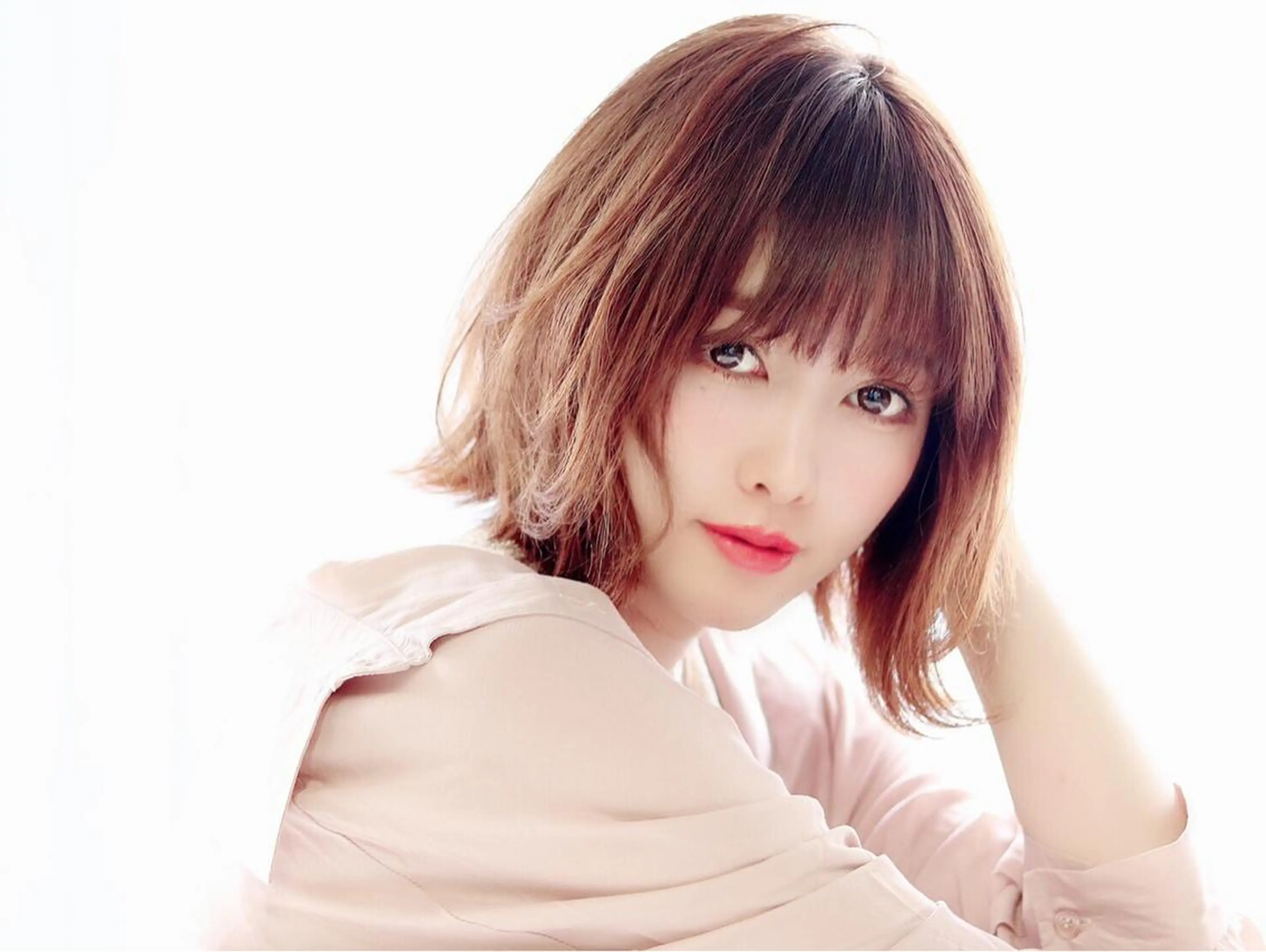 ⭐️ ケアブリーチ⭐️カット+インナーカラー+イルミナ全体カラー+Aujuaブリーチトリートメントの写真