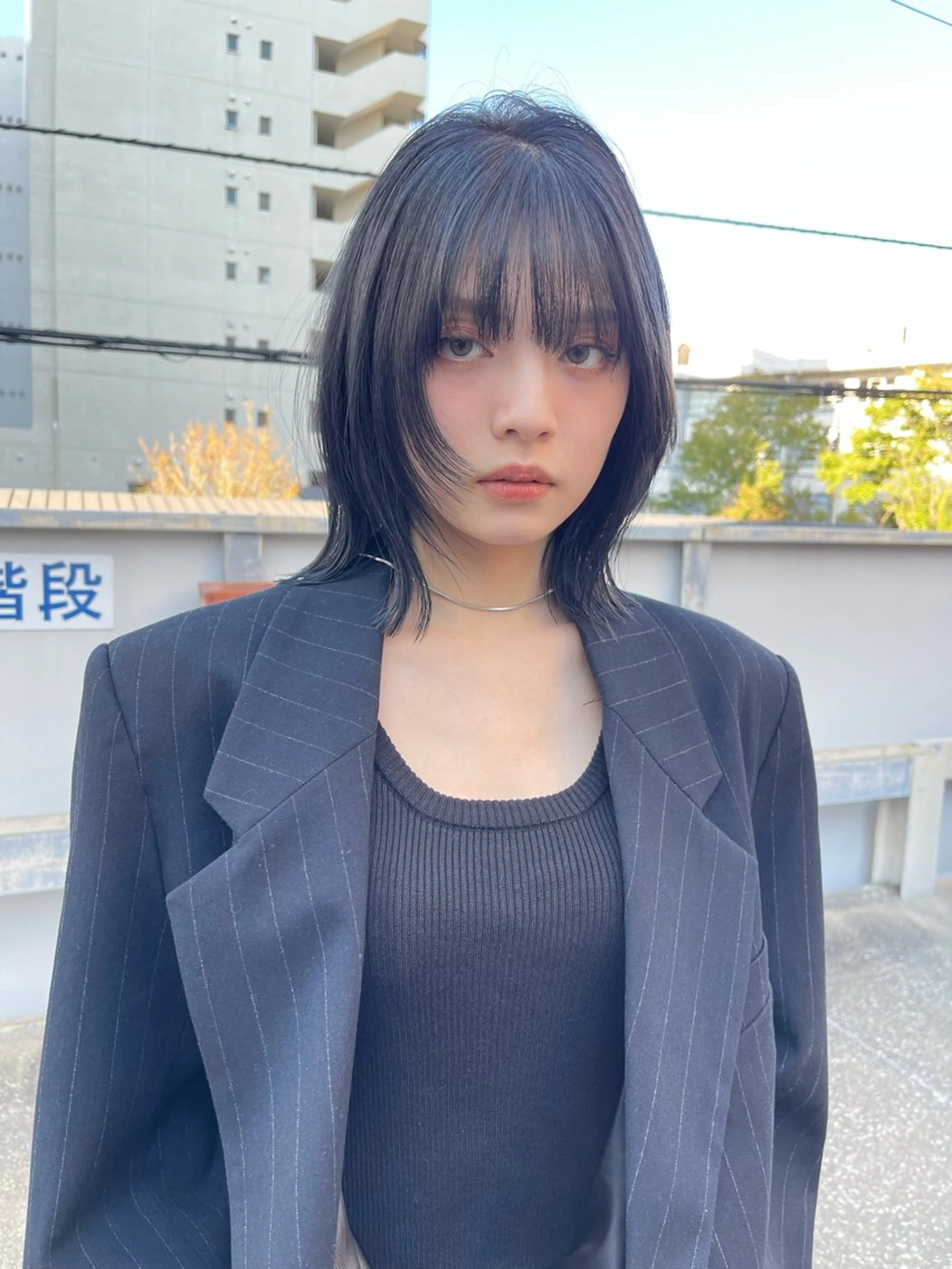 ミディアム ミディアムレイヤー レイヤーカット 顔まわりレイヤー デザインカットのヘアスタイル