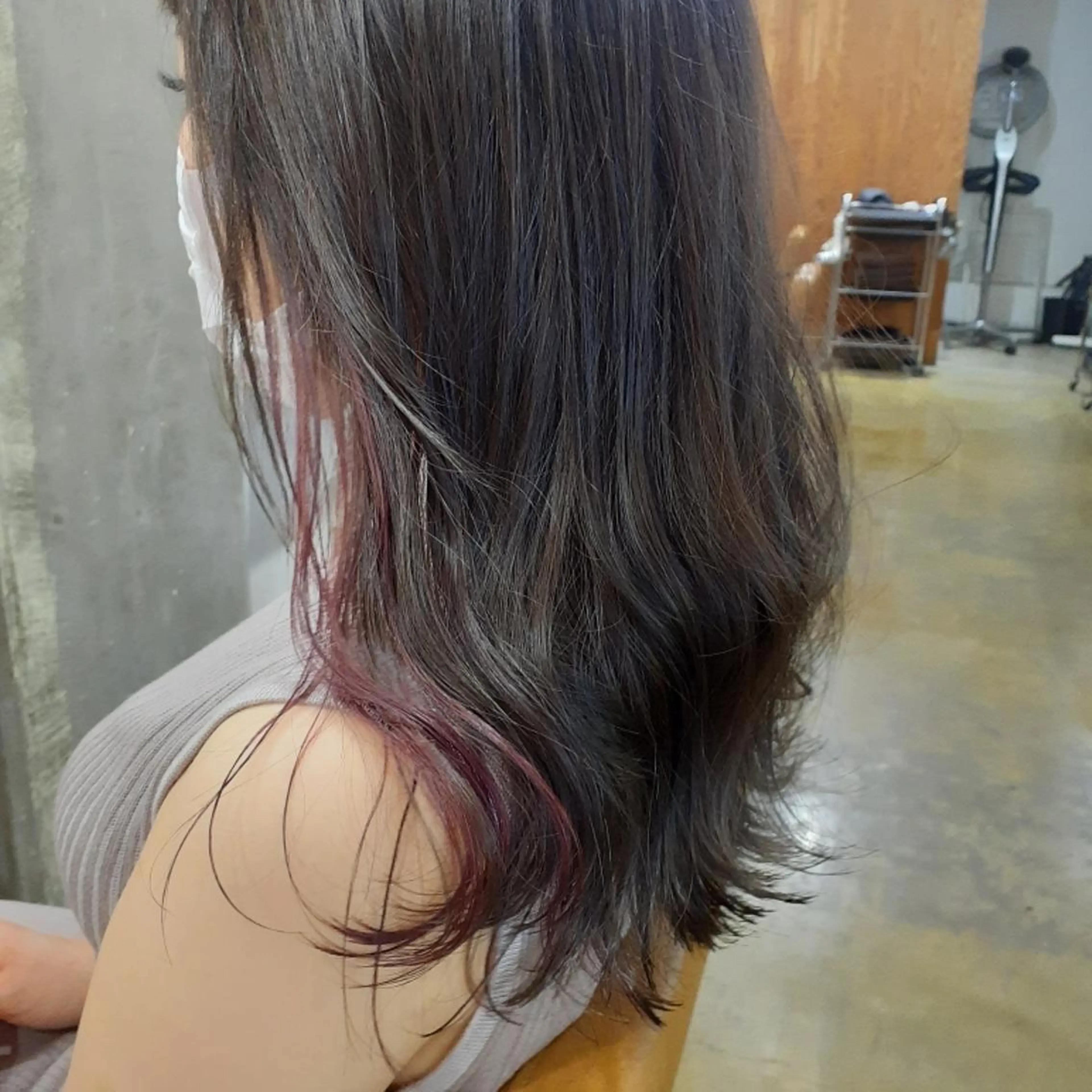 セミロング カラー ダークグレー ピンクカラー バイオレットカラー カット ヘアカラー トリートメント 🔳髪質改善🔳 岡本陽のヘアスタイル