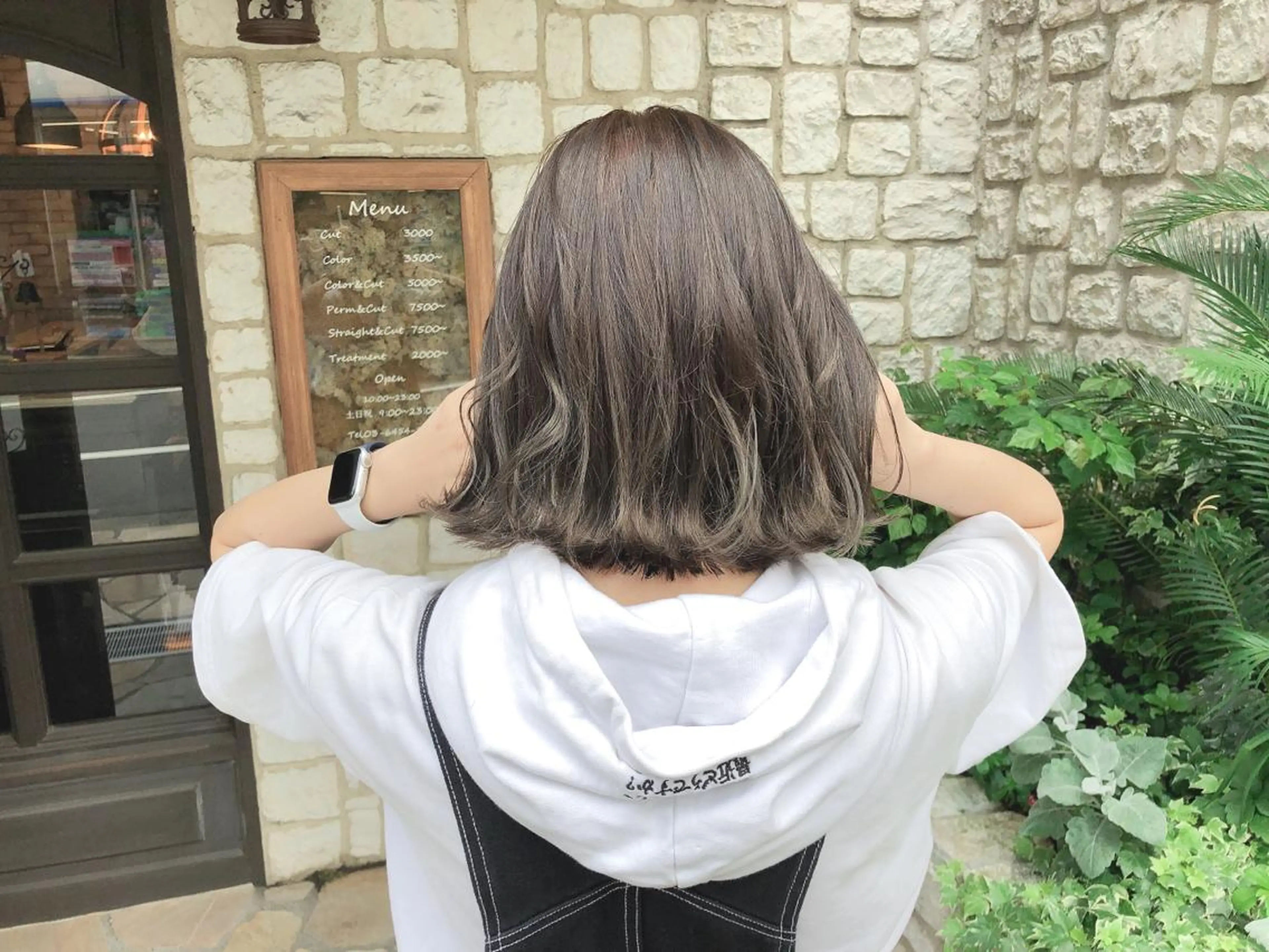 ショート カラー パーマ ヘアアレンジ キッズ ネイル マツエク・マツパ グレージュ ラベンダーカラー ラベンダーグレージュ ラベンダーグレー カット ヘアカラー トリートメント 髪質改善/透明感 OAK兵庫のヘアスタイル