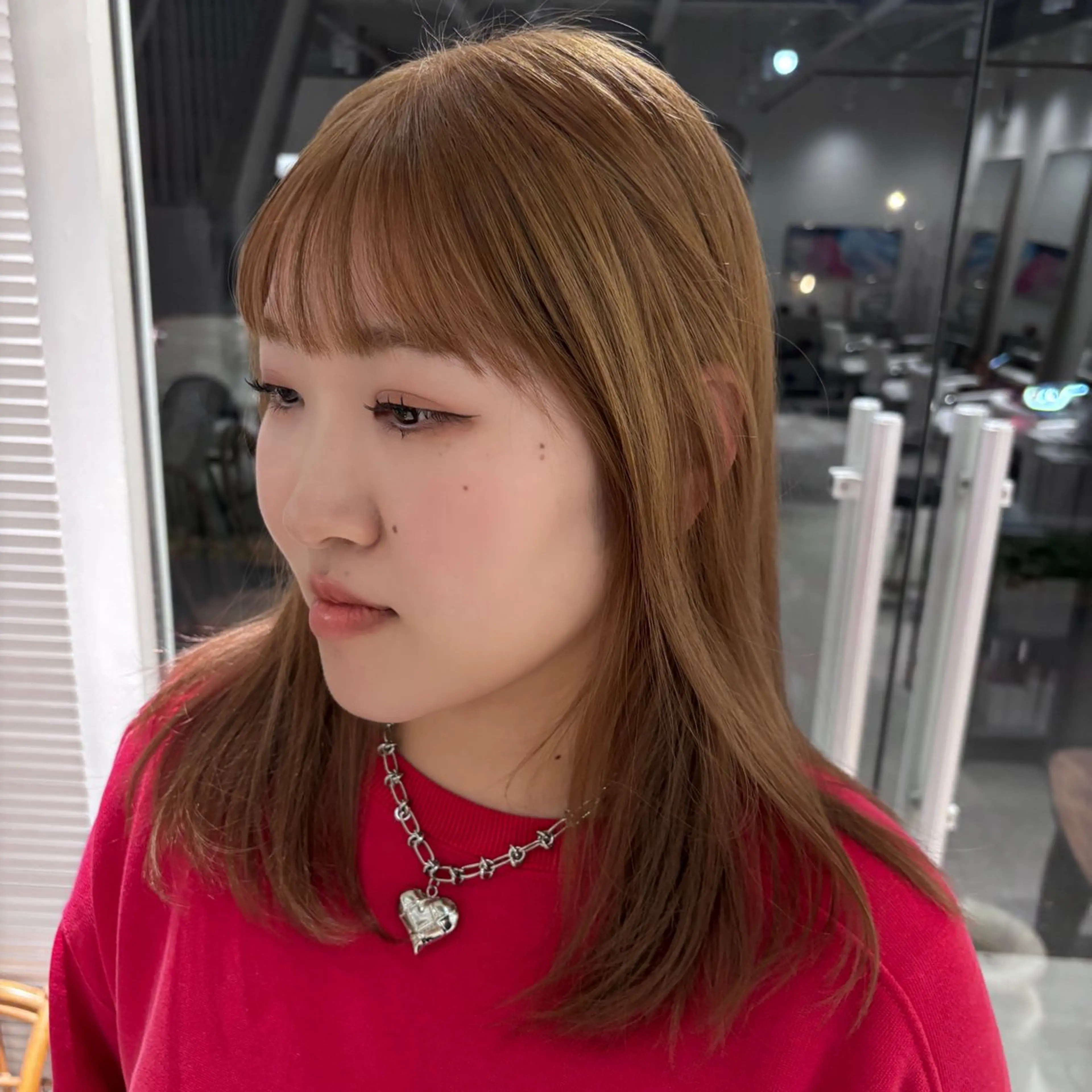 セミロング カラー ベージュカラー オレンジ illatos サヤナのヘアスタイル