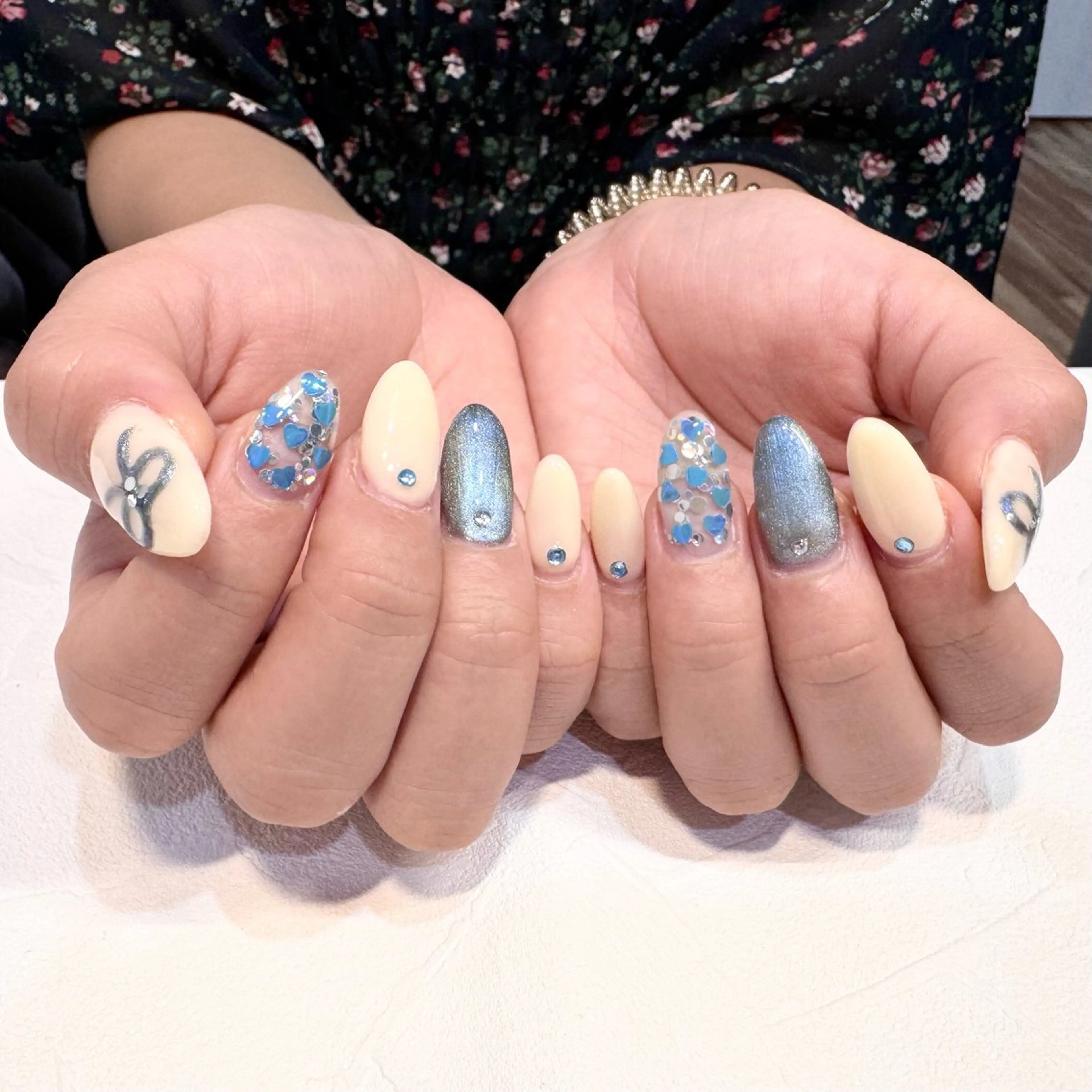 ネイル ガーリー RIEKO🍒 ワンホン♡推しネイルのネイルデザイン