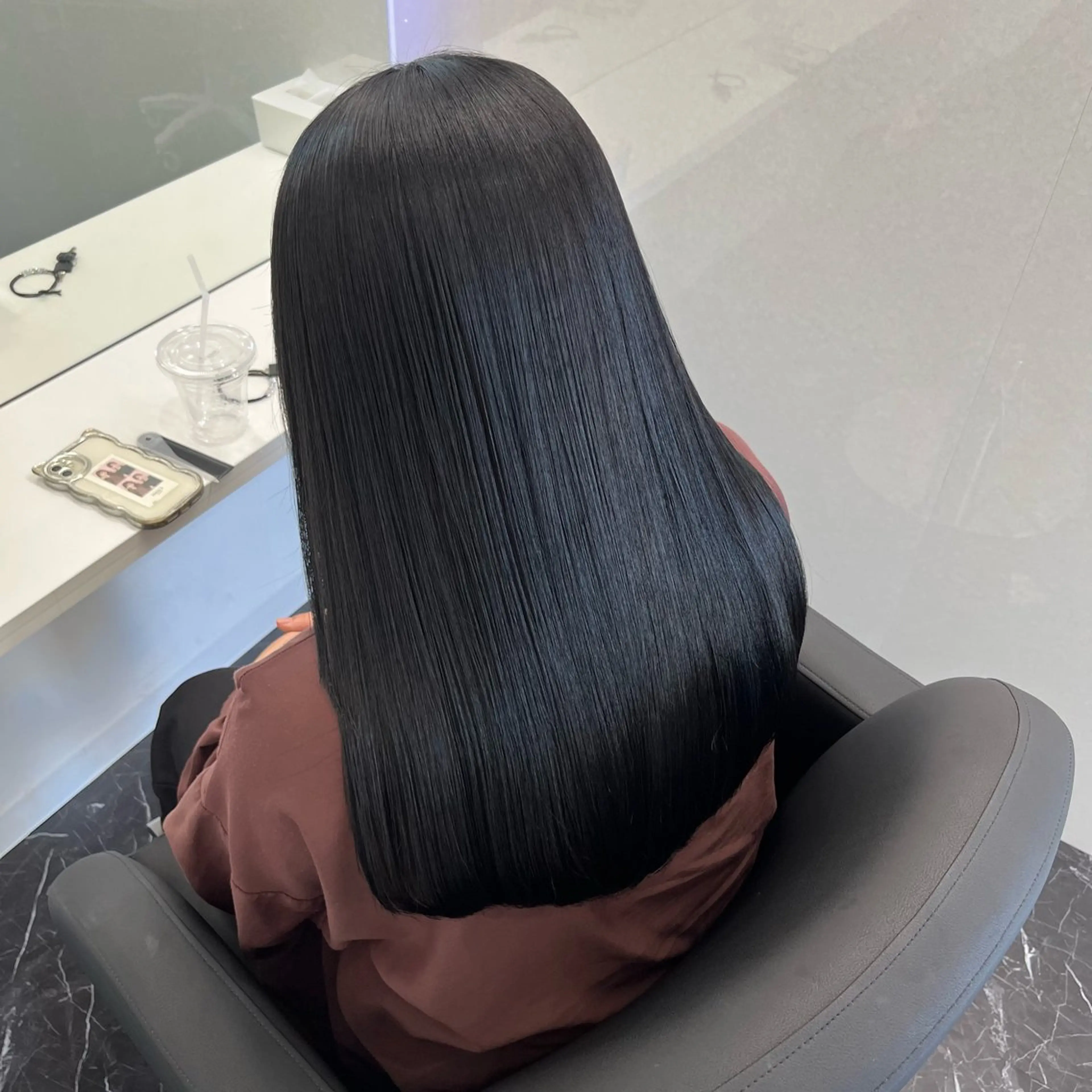 セミロング カラー 黒髪 ブリーチ ブルーカラー ブルーブラック ダークグレー ヘアカラー トリートメント 天神/ケアブリーチ/ 髪質改善/上質艶髪のヘアスタイル