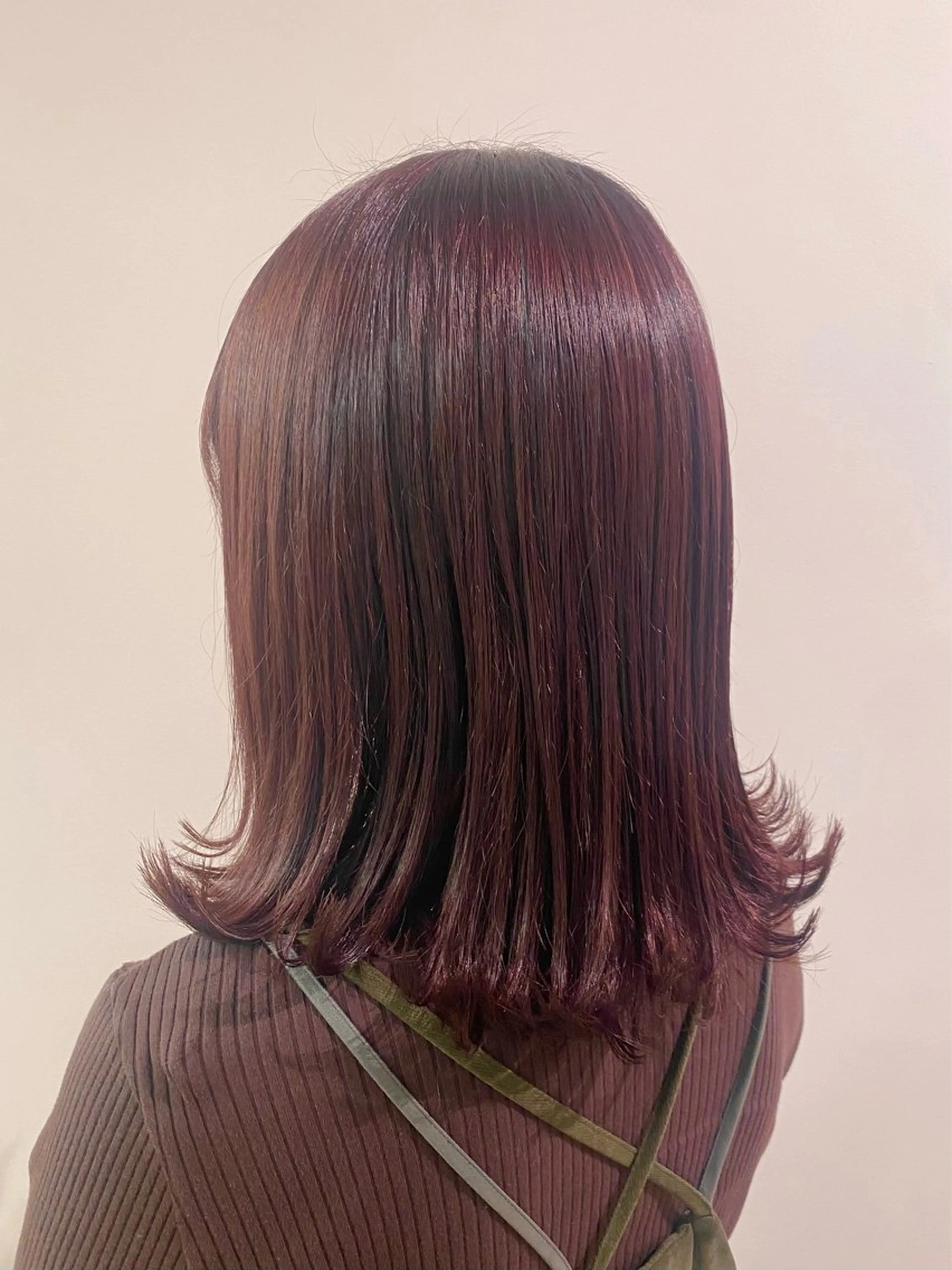 ミディアム カラー 古川 琴美のヘアスタイル