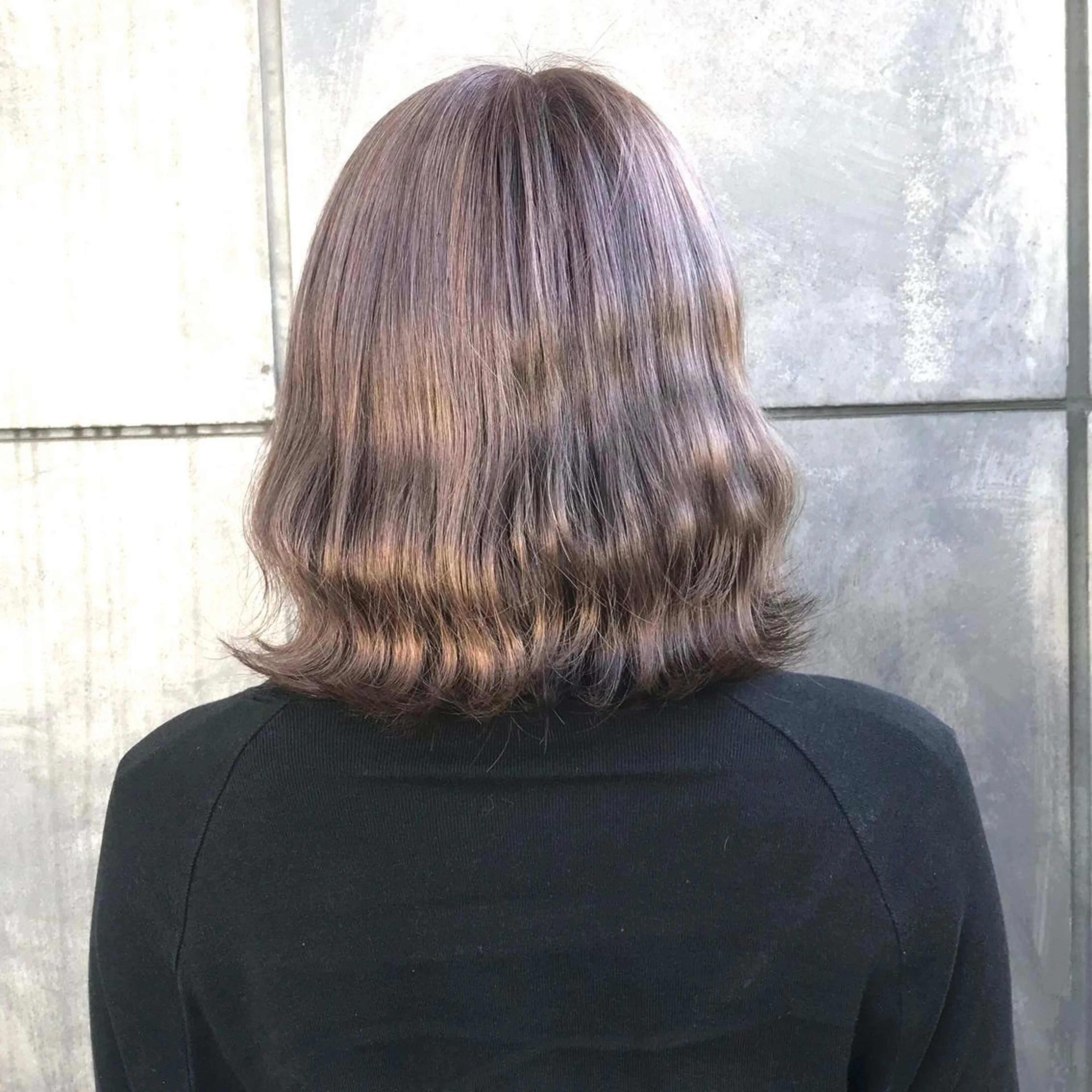 ミディアム カラー ブリーチ グレージュ タンバルモリ ヨシンモリ ムルギョル巻き K-POP好き美容師 🇰🇷Kai.Yのヘアスタイル