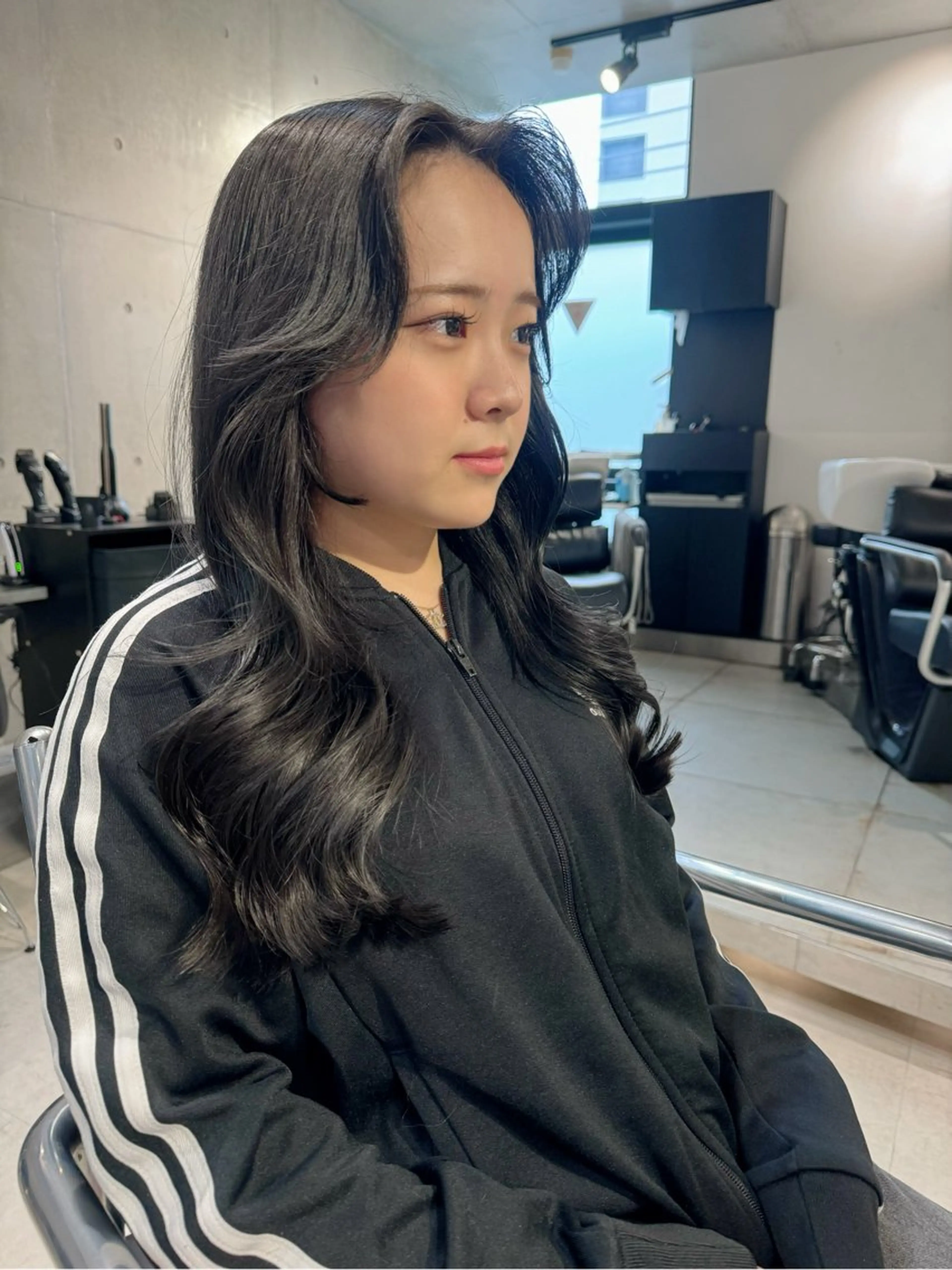 ロング カラー パーマ ヘアアレンジ カット ヘアカラー トリートメント ヘアセット 透明感/オリーブ/ グレージュ/YUKAのヘアスタイル