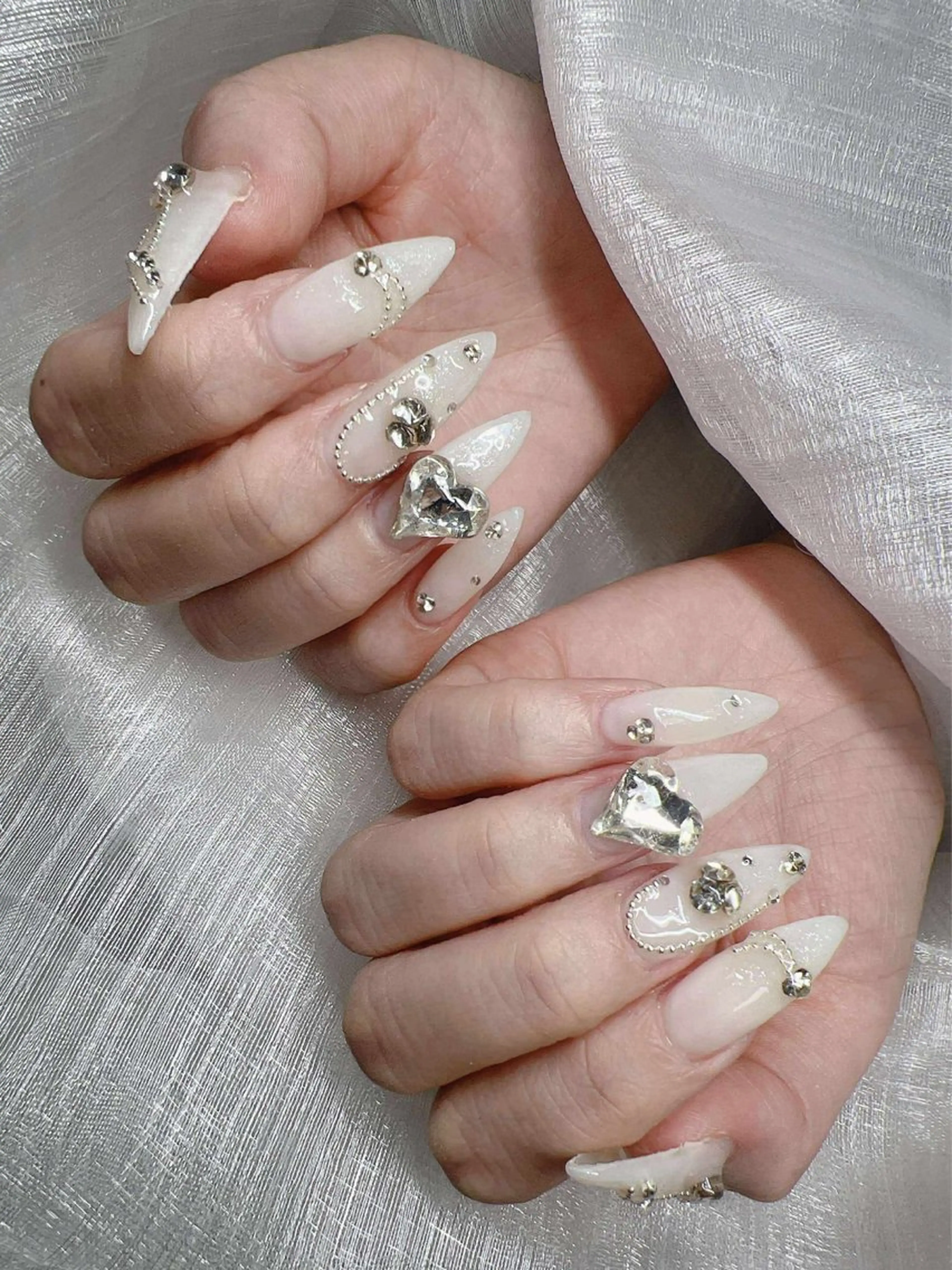 ネイル 長さ出し グラデーション 卒業式 キラキラネイル マグネットネイル ハンドネイル Lee Nailsのネイルデザイン