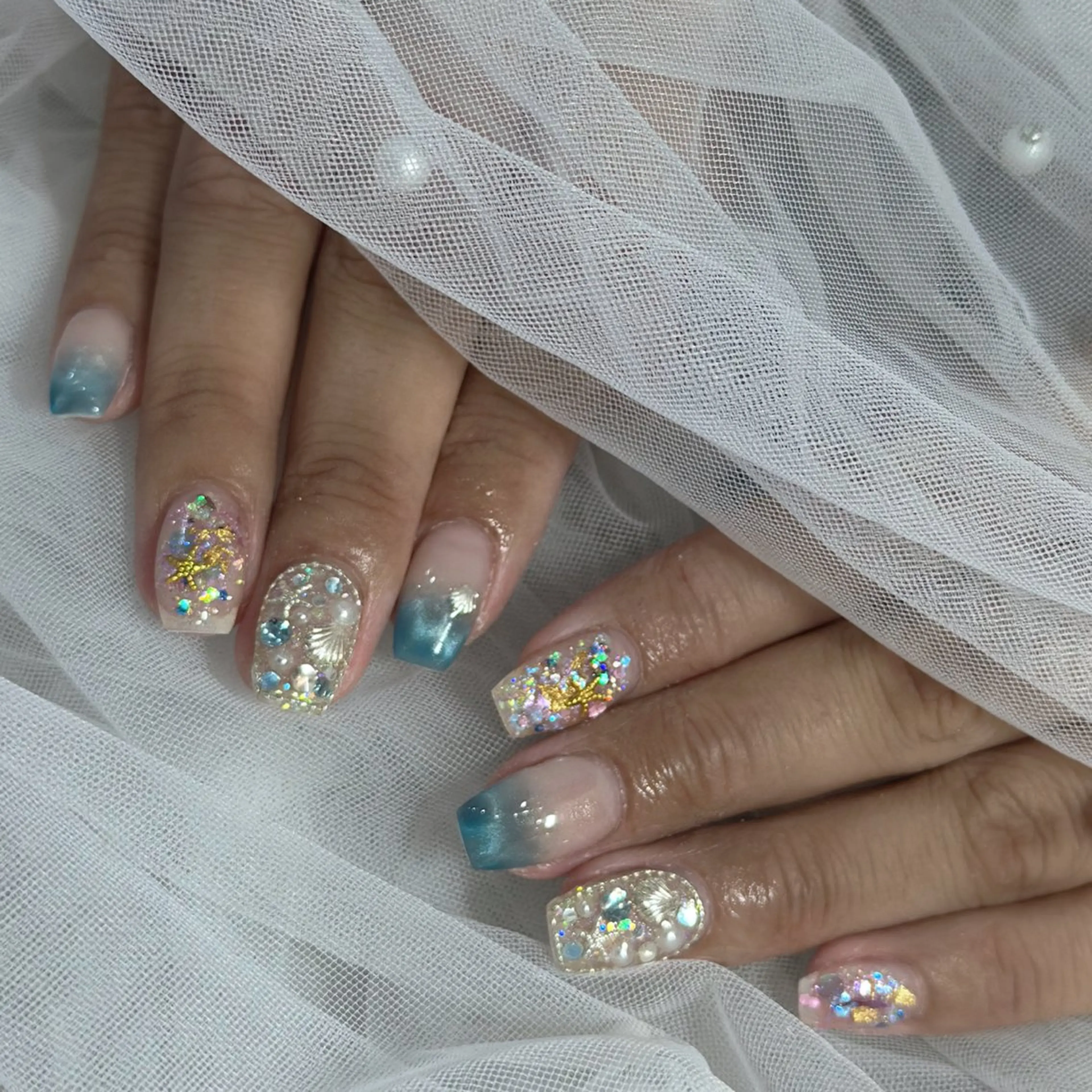 ネイル ハンドネイル フットネイル LAVISH nanamiのネイルデザイン