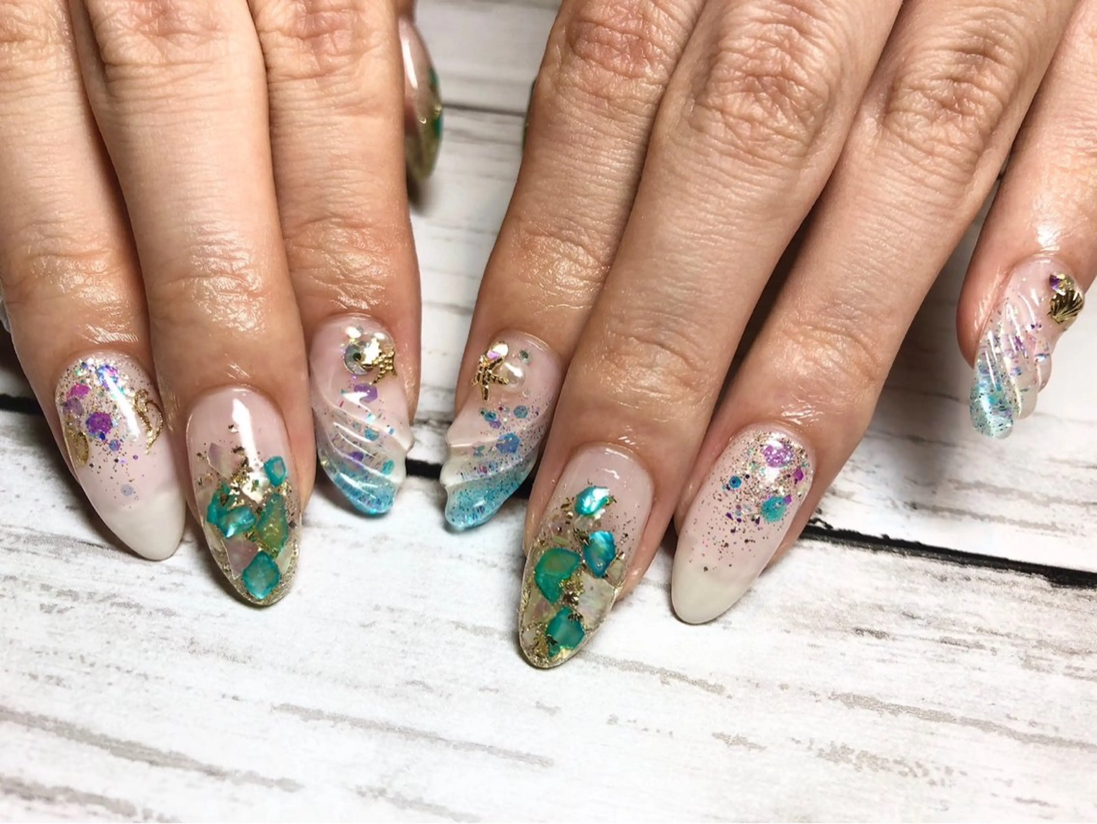 ネイル PEACE minariのネイルデザイン