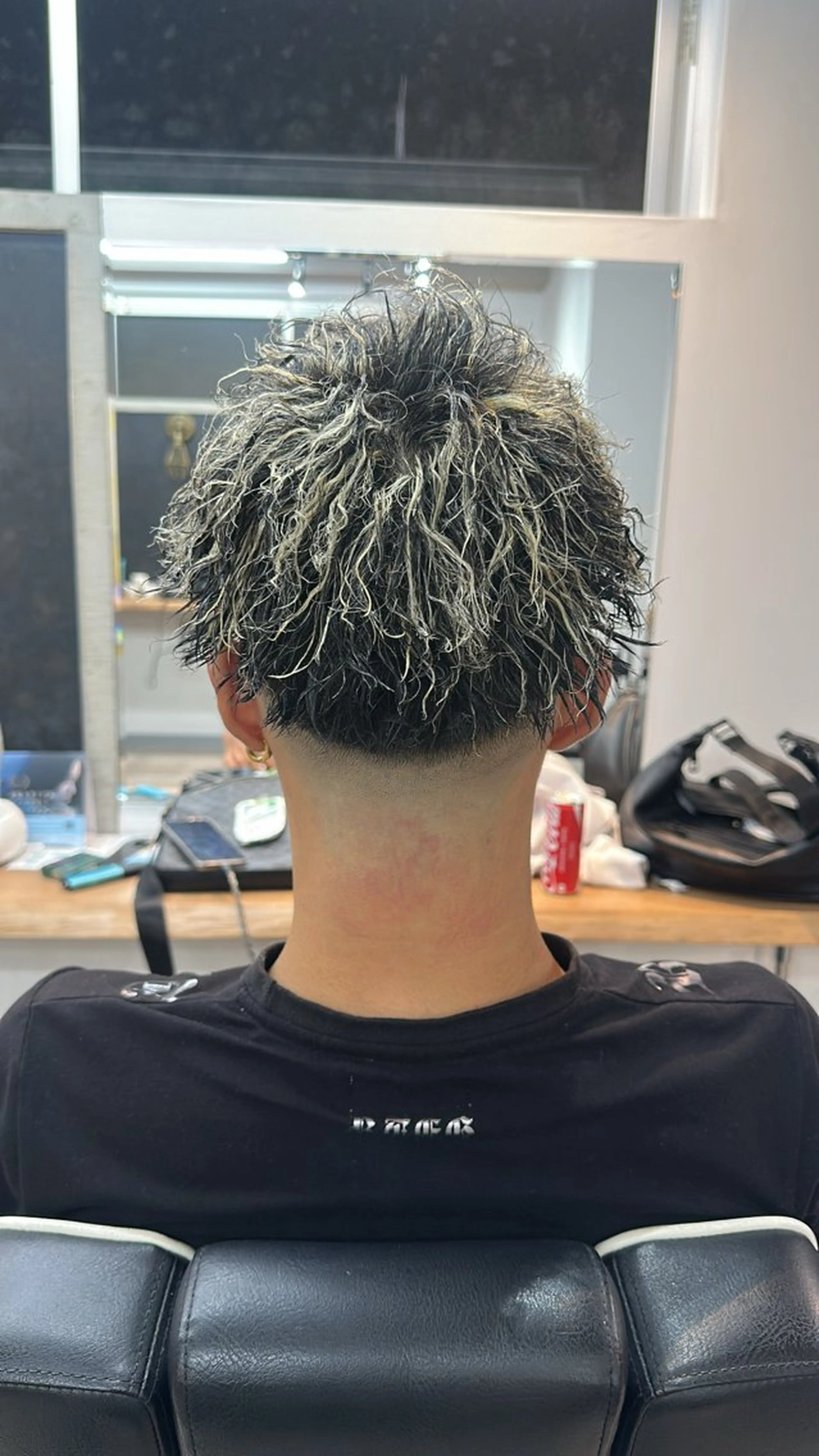 パーマ メンズ フェードカット スキンフェード 🇺🇸大宮パーマ 波巻き/ツイスパのヘアスタイル