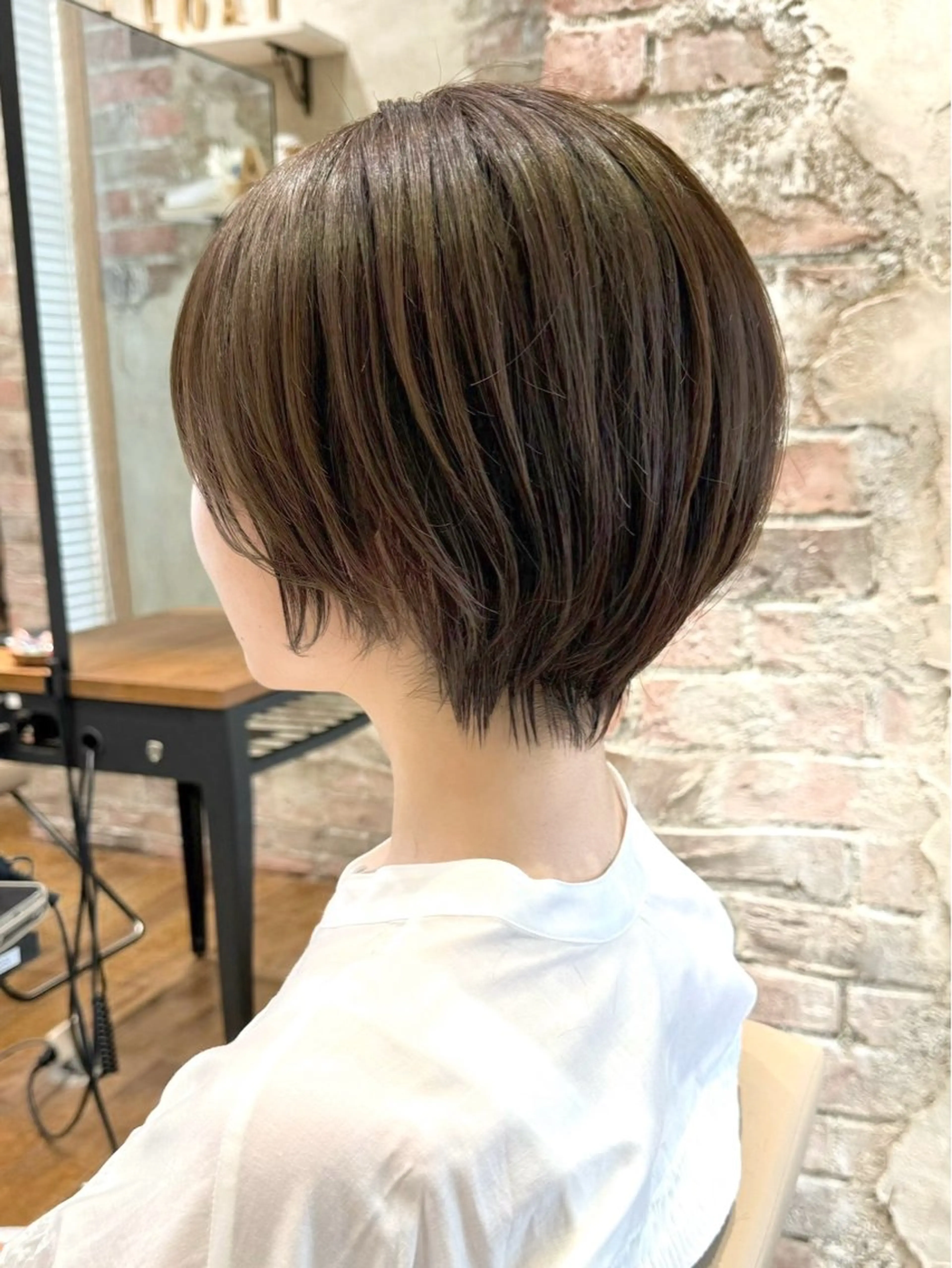 ショート カラー カット ヘアカラー トリートメント 💍新宿ショート 💍岩田莉奈のヘアスタイル