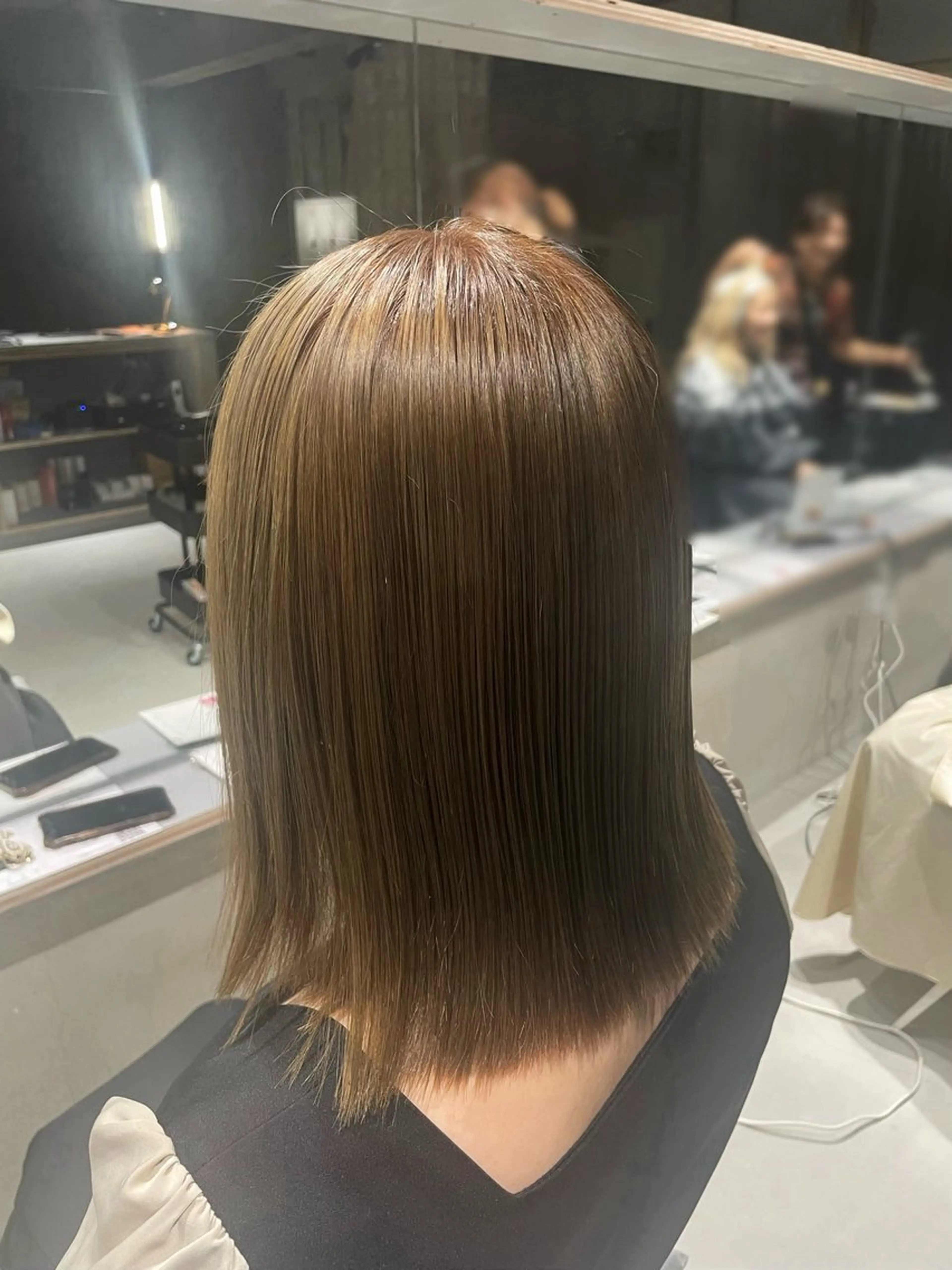 ミディアム カラー ベージュカラー ブリーチ オリーブベージュ 安藤 まりのヘアスタイル