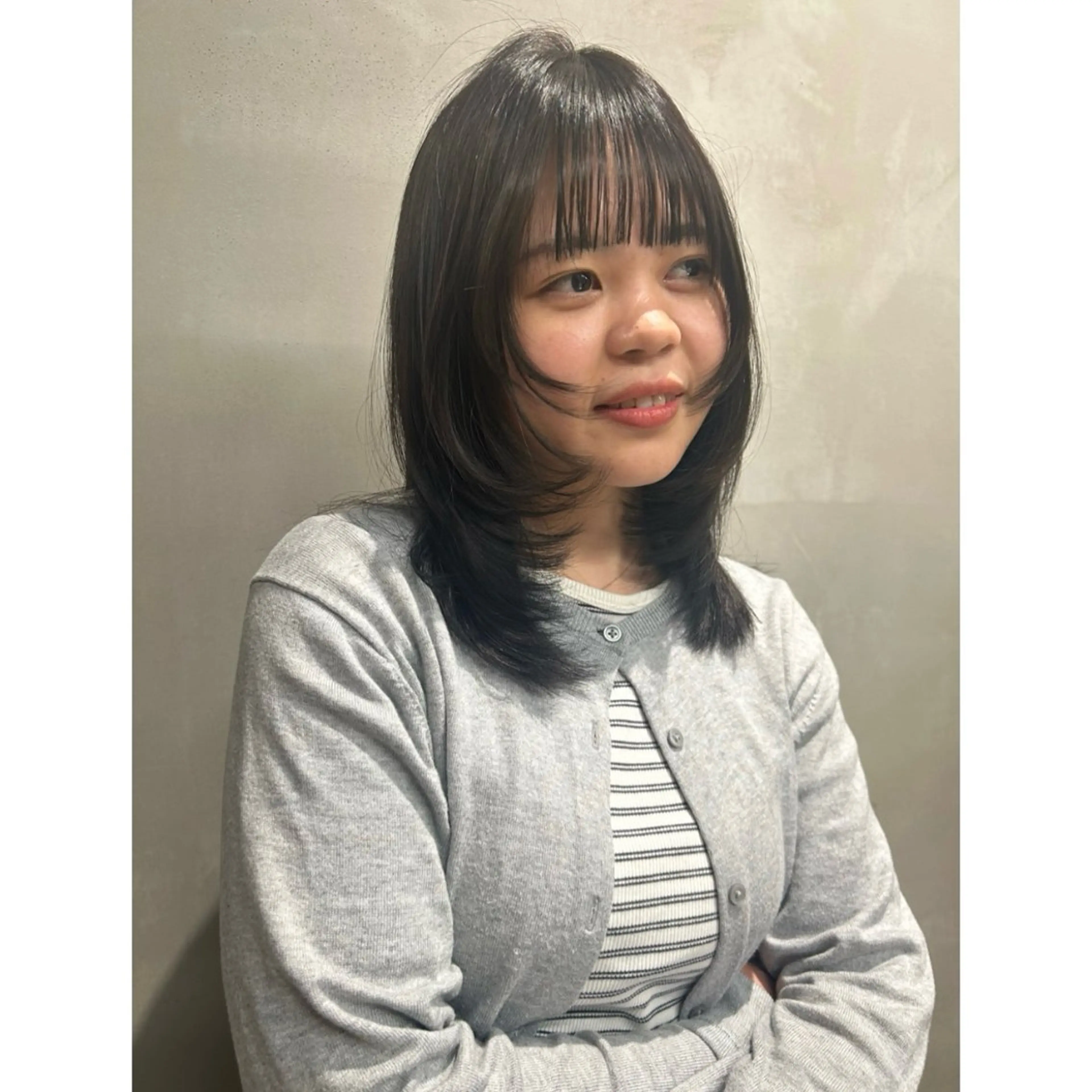 ミディアム カエデ🐬 カットカラーモデルのヘアスタイル