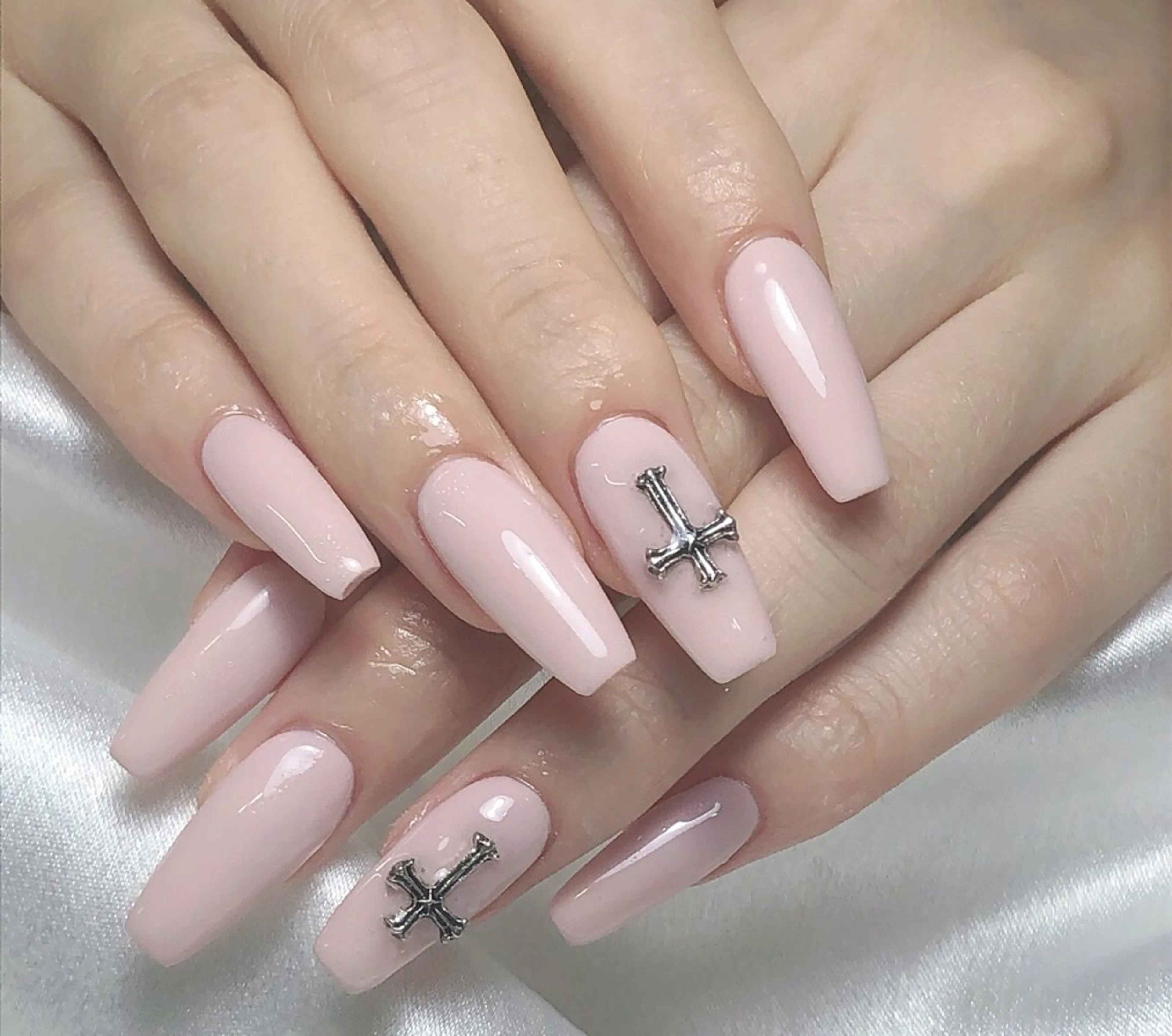 ネイル ハンドネイル LR.ONE ヨウのネイルデザイン