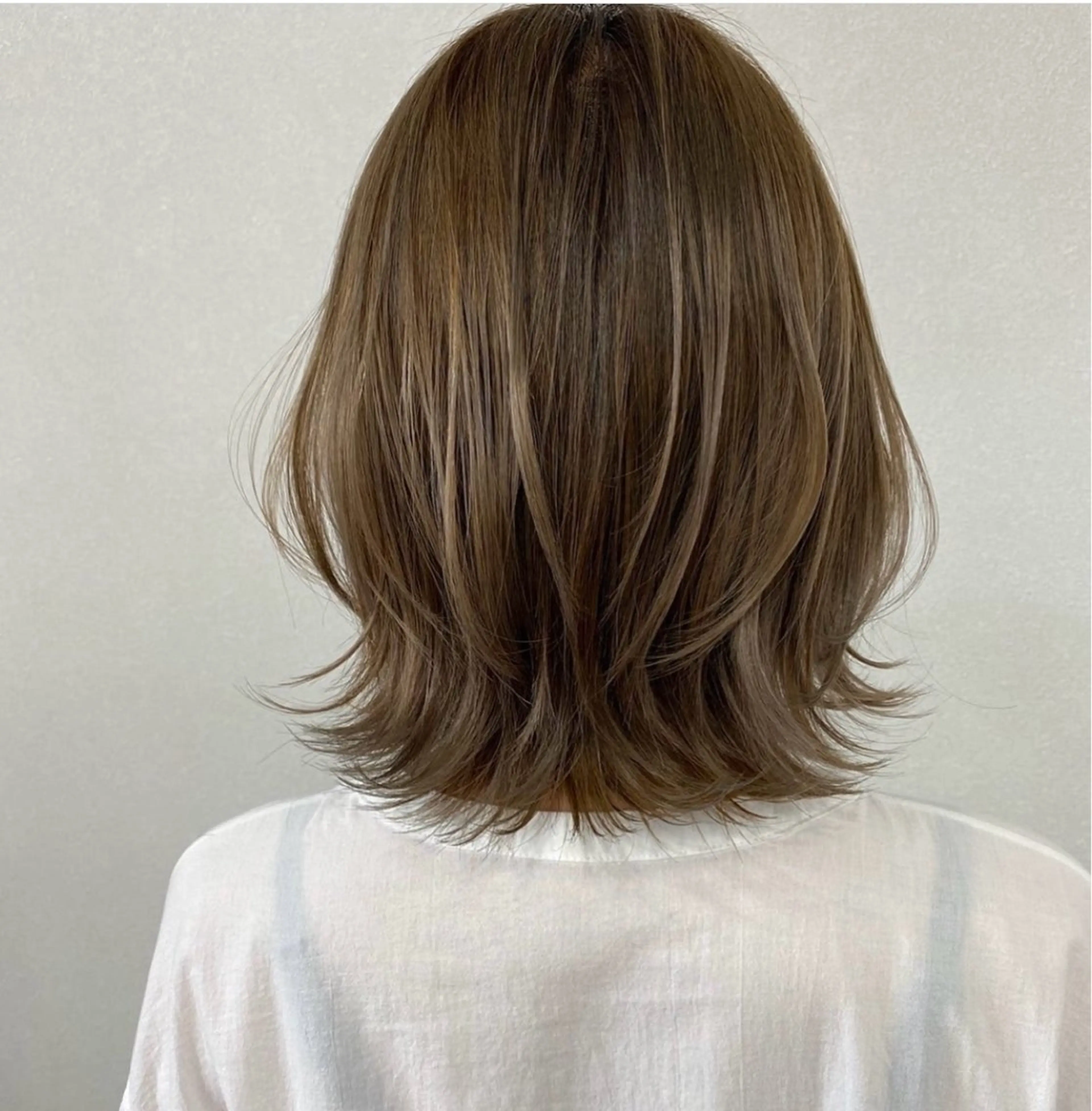 ミディアム 岡本 拡夢のヘアスタイル