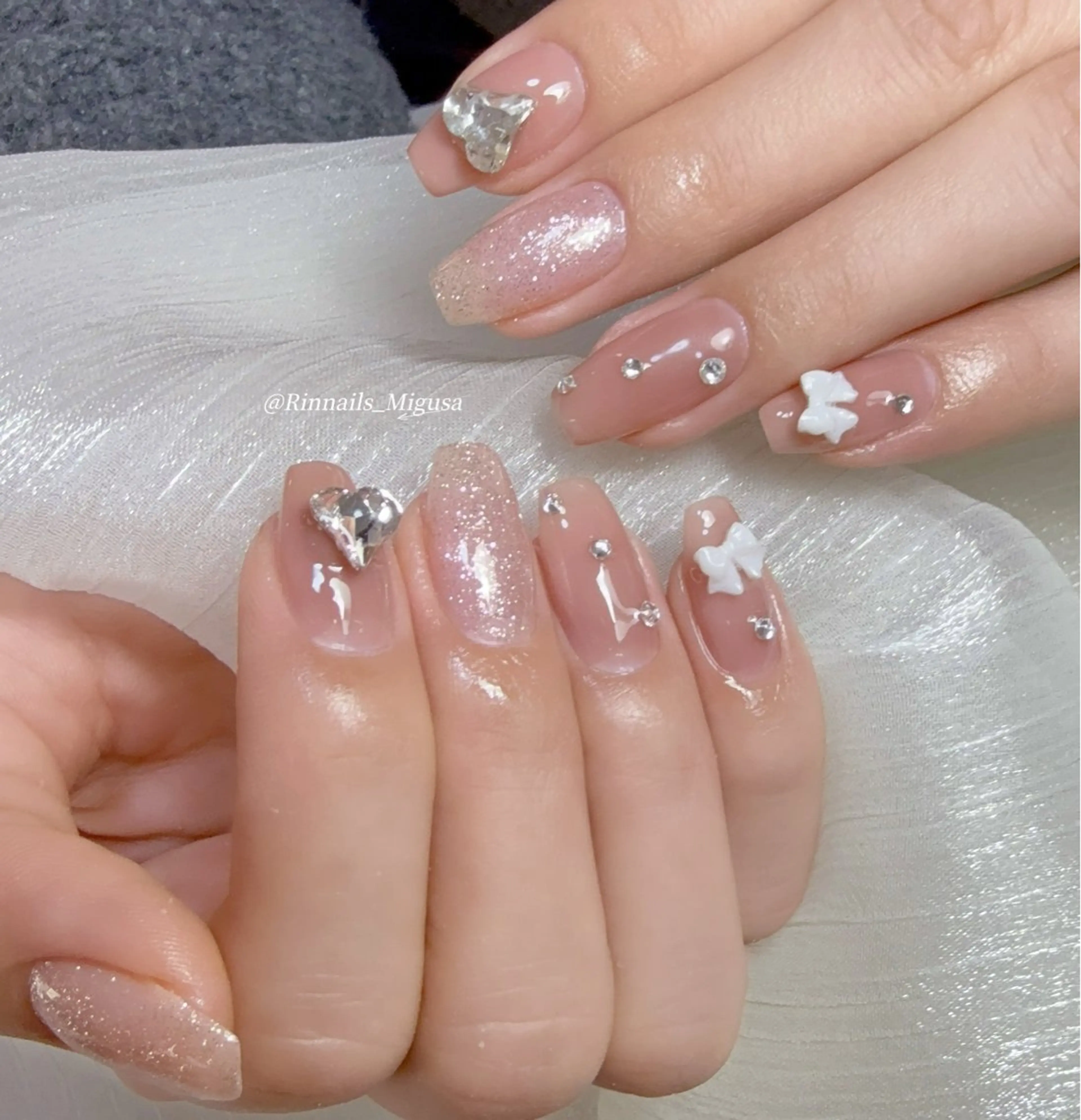 ネイル オーロラネイル ブルー チークネイル フレンチネイル グラデーション ハンドネイル RIN NAILS ᥫ᭡Migusaのネイルデザイン