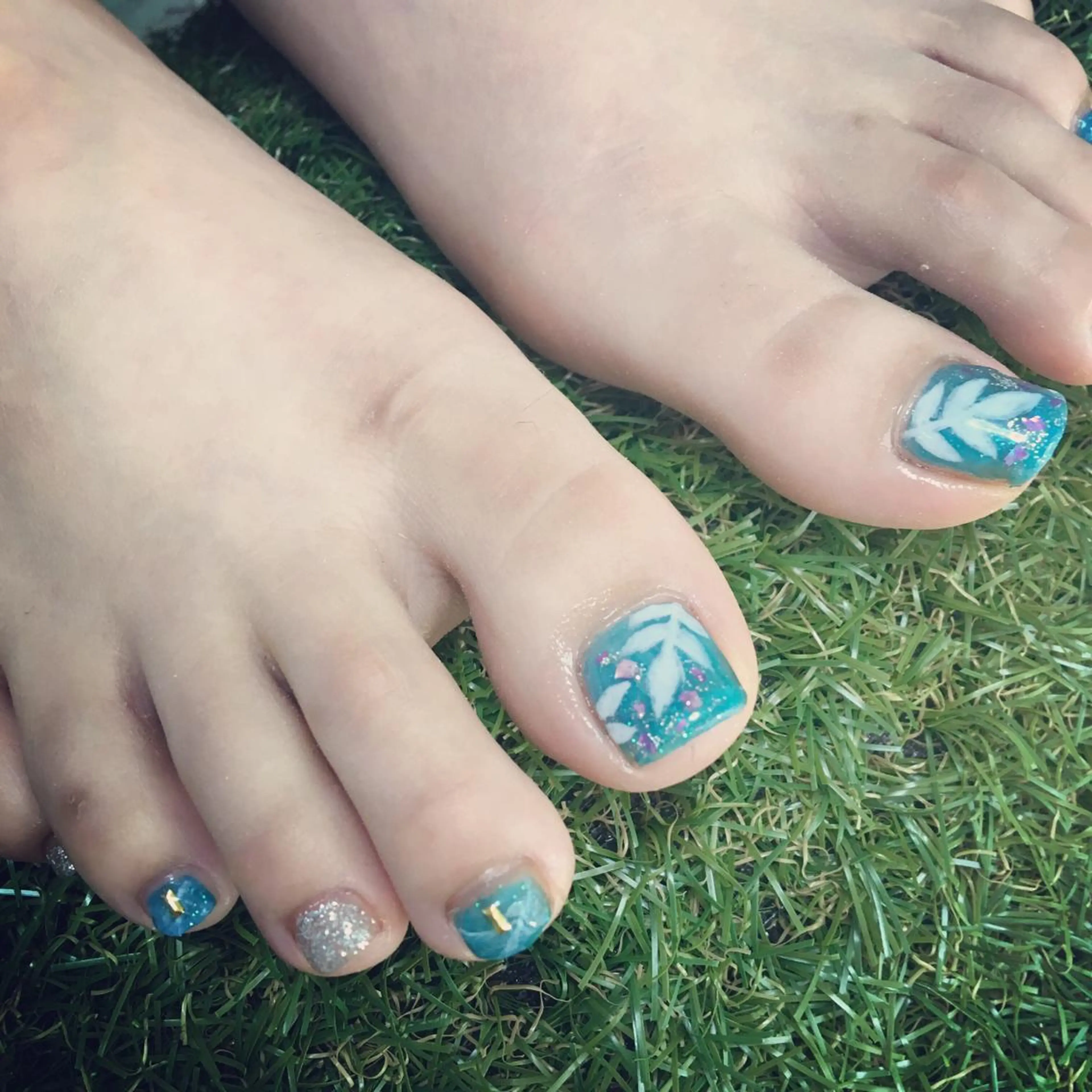 ネイル フットネイル ulu nailのネイルデザイン