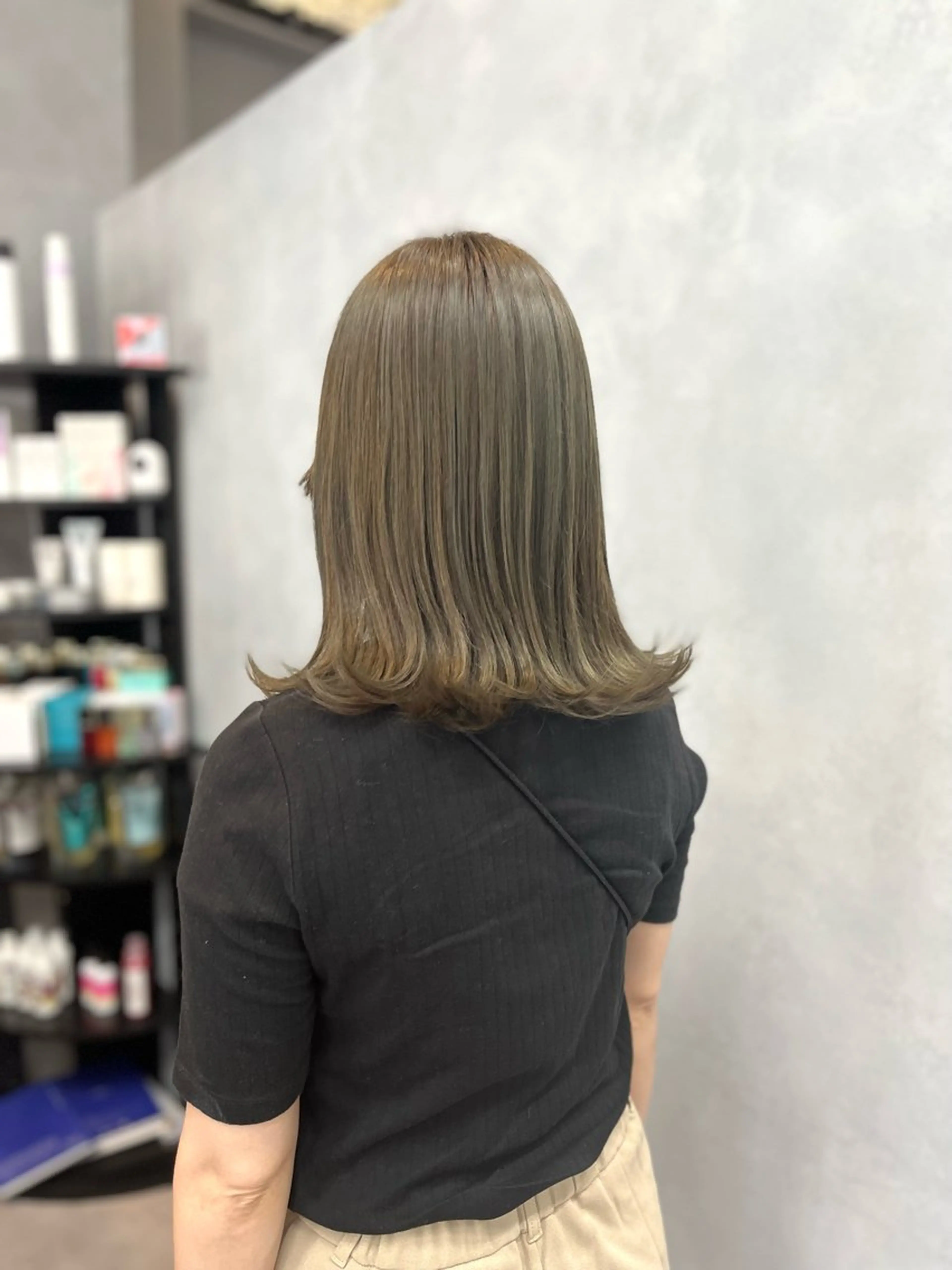 セミロング カラー オリーブカラー カット ヘアカラー 🎀♥️推しカラー tomoka💜🍭のヘアスタイル