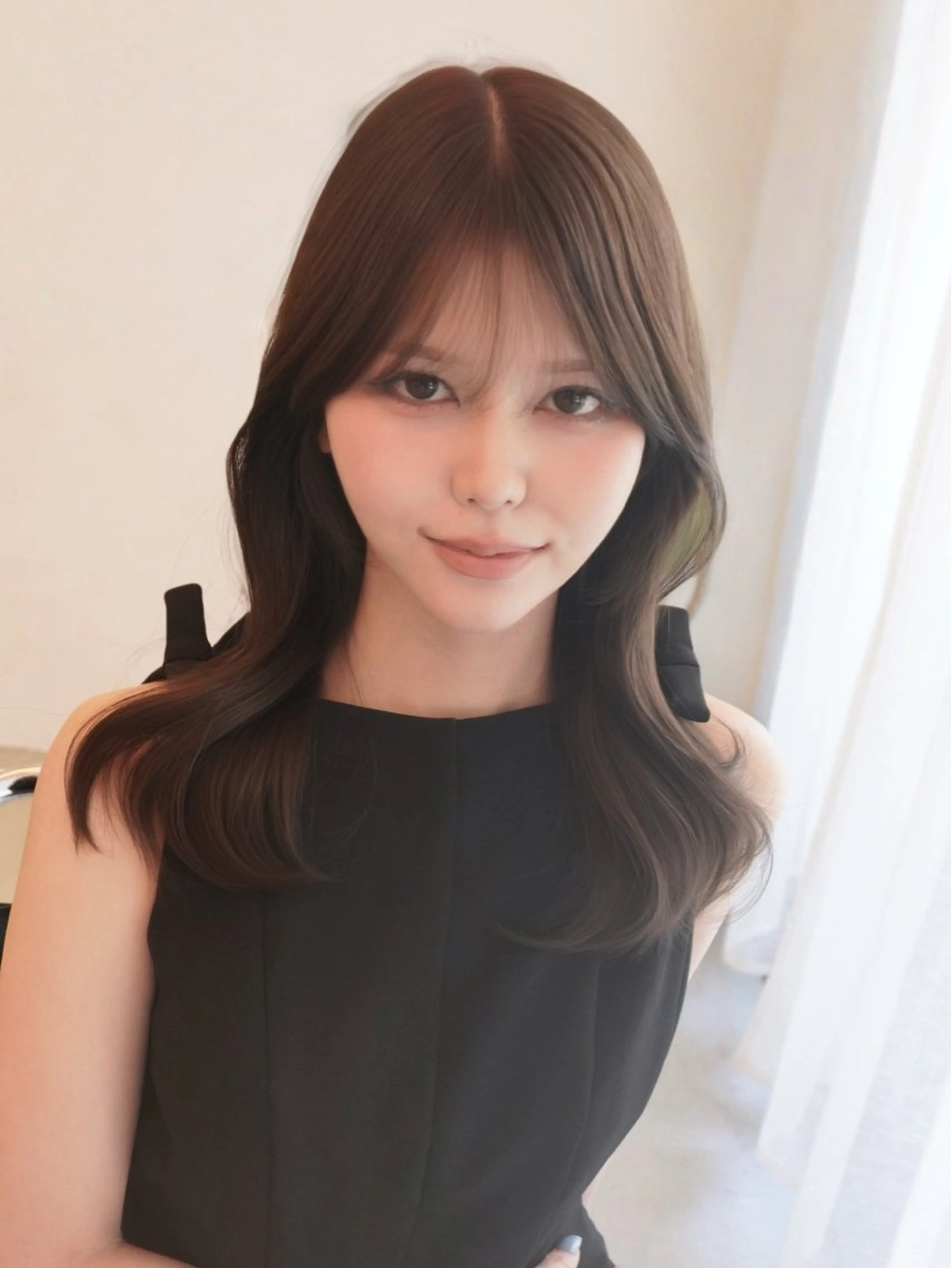 ロング カラー 韓国風ヘア レイヤーカット ロング オルチャンヘア コテ巻き/パーマ/艶 透明感/荻原凜太郎のヘアスタイル