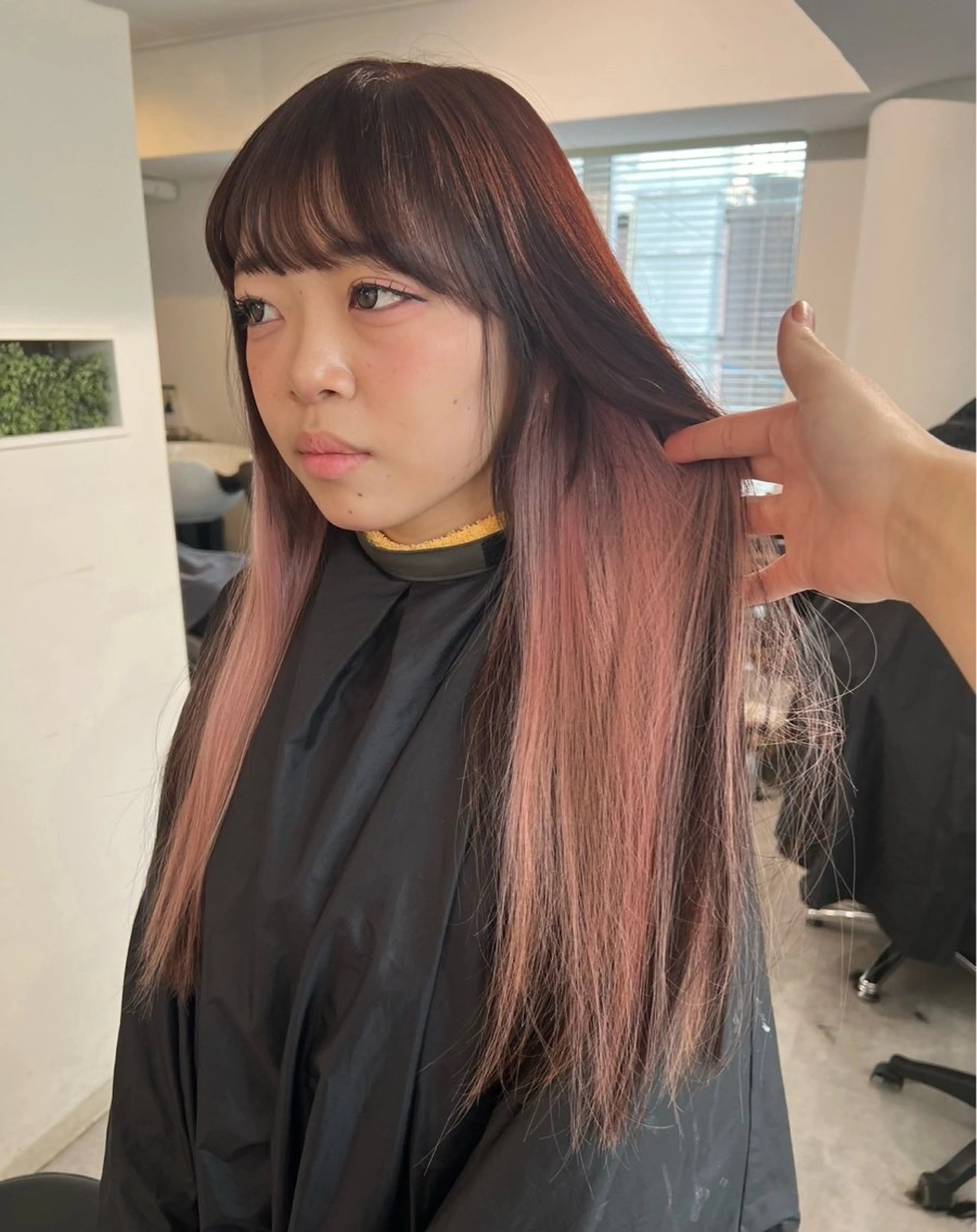 ロング カラー ベージュカラー インナーカラー ピンクカラー ピンクベージュ ヘアカラー トリートメント ROBIN所属・指名数No.1 /NAOYAのヘアスタイル