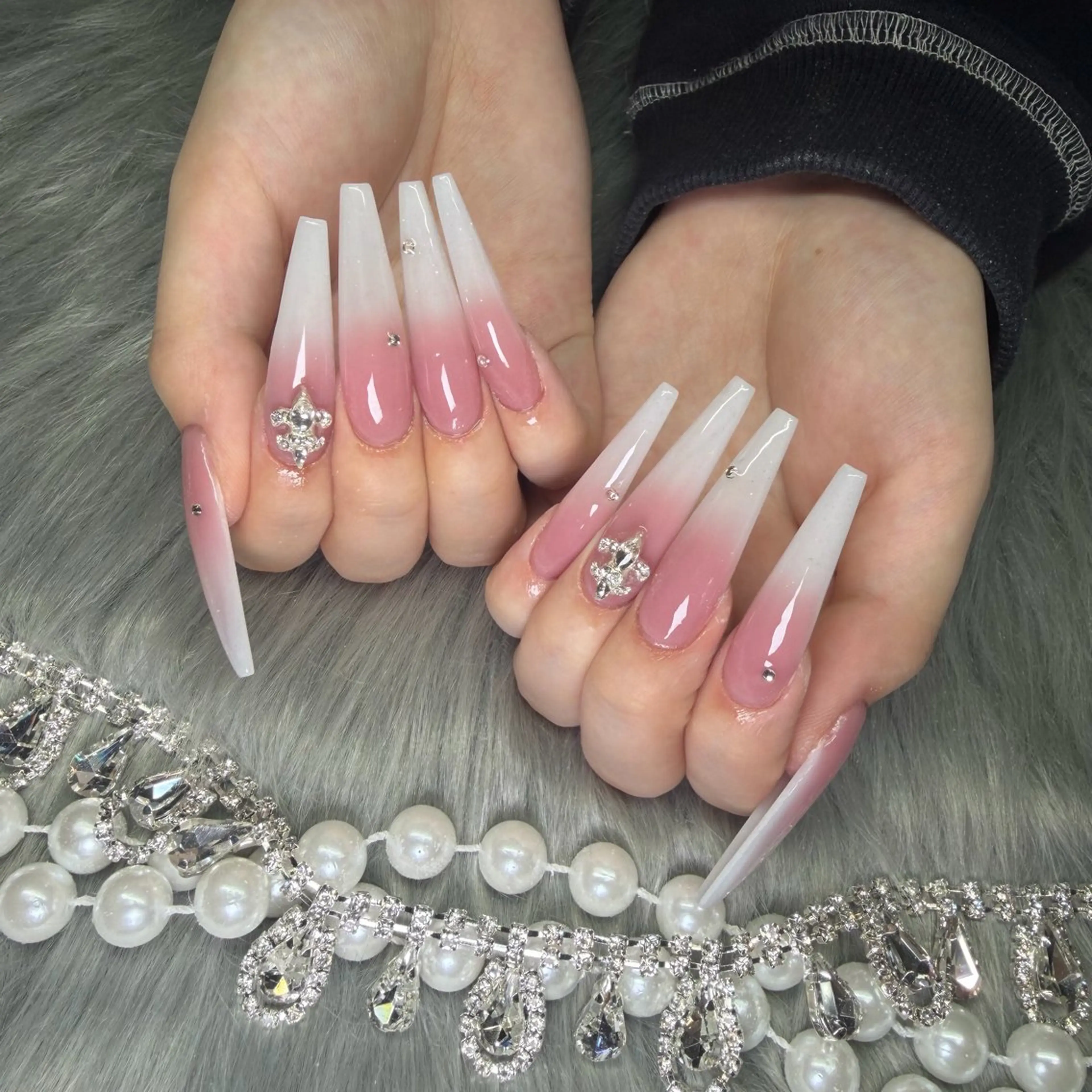 ネイル フレンチネイル ジェルネイル 韓国ネイル ロングネイル マグネットネイル ハンドネイル Nail Salon Growのネイルデザイン