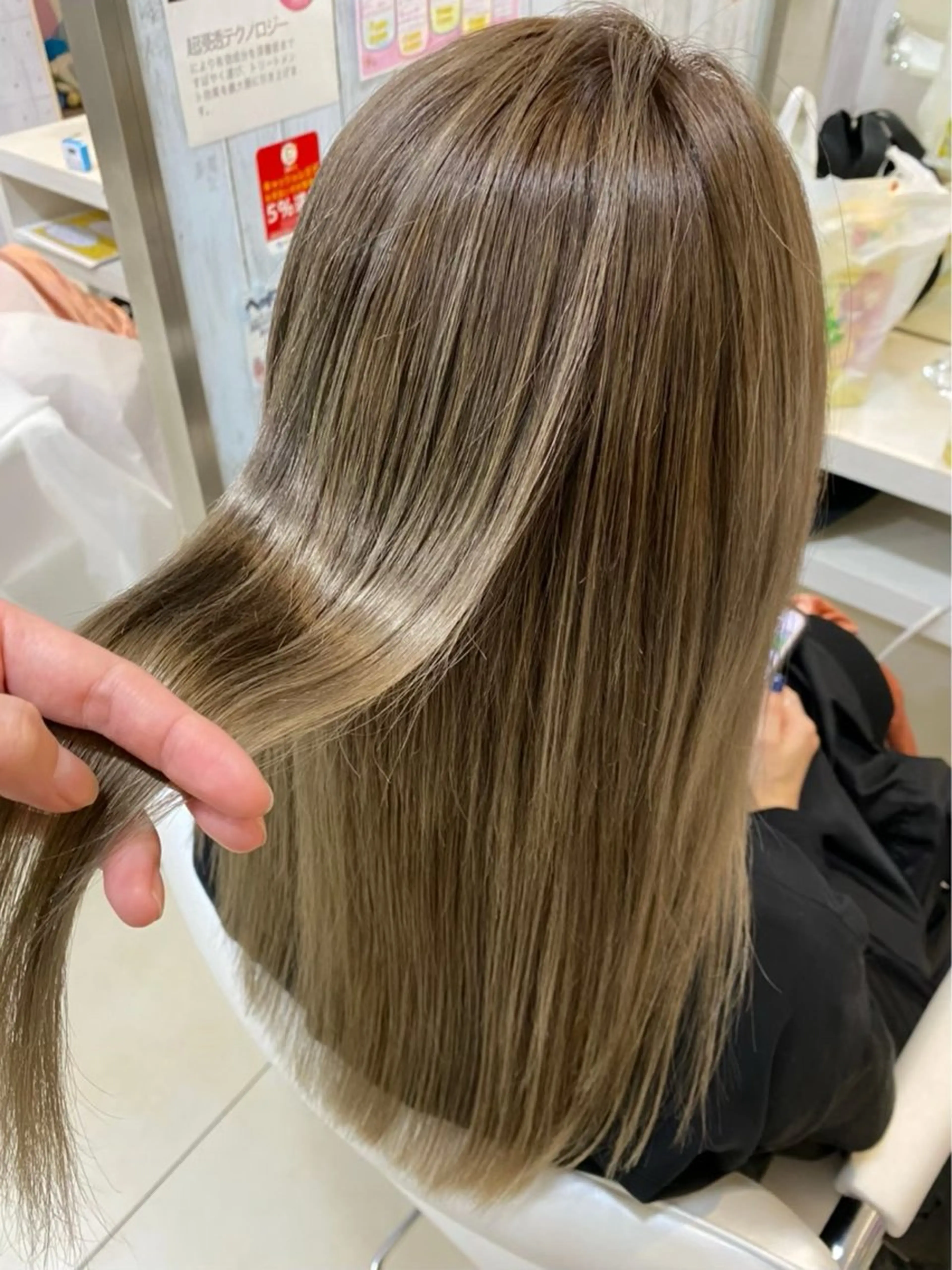 ロング [髪質改善カラー] 佐藤唯花🦋のヘアスタイル