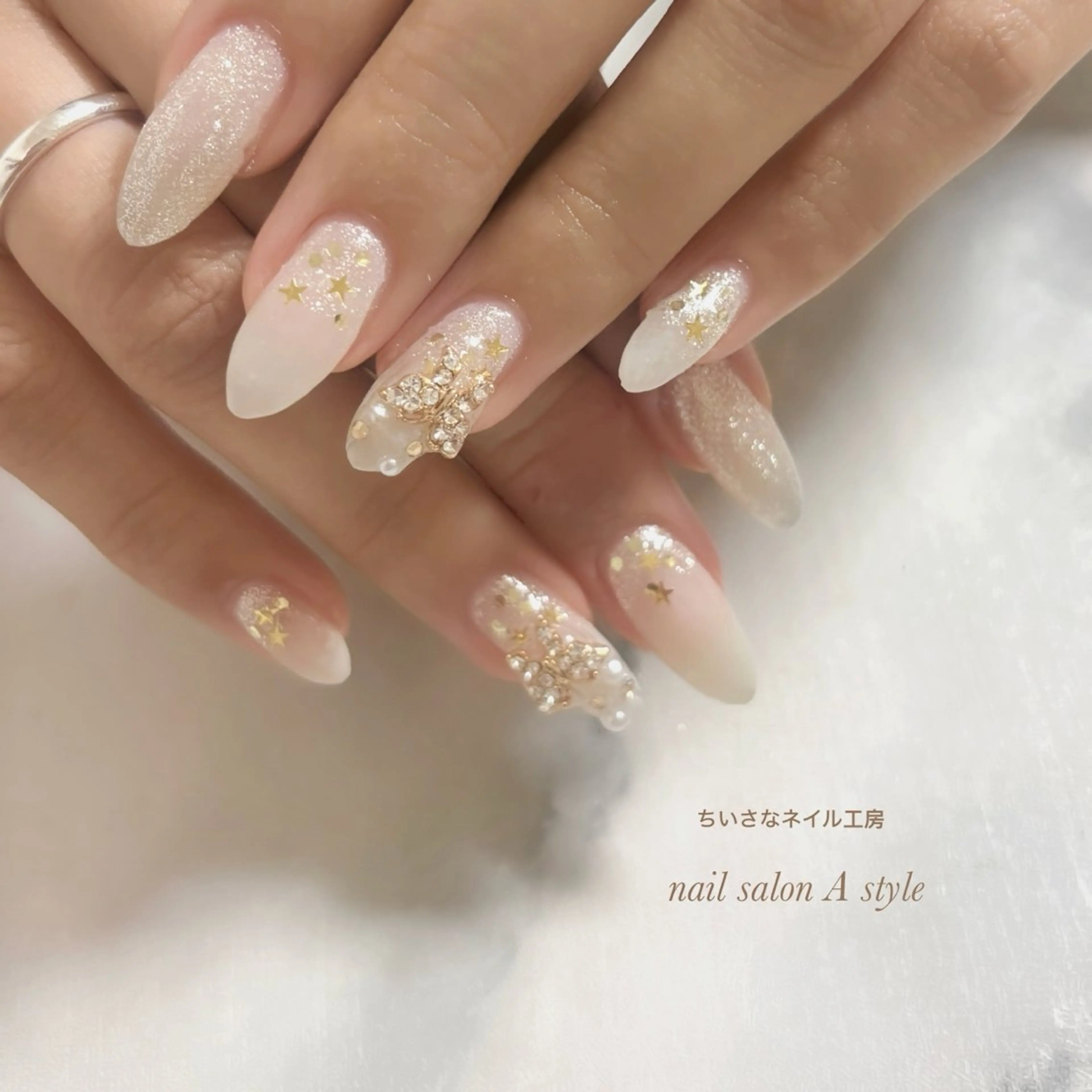 リピーター様✨付け替え1ヶ月内　持ち込み画像6本アート、6本ビジュー内ネイル❤︎ご予約時持ち込み画像を送ってくださいの写真